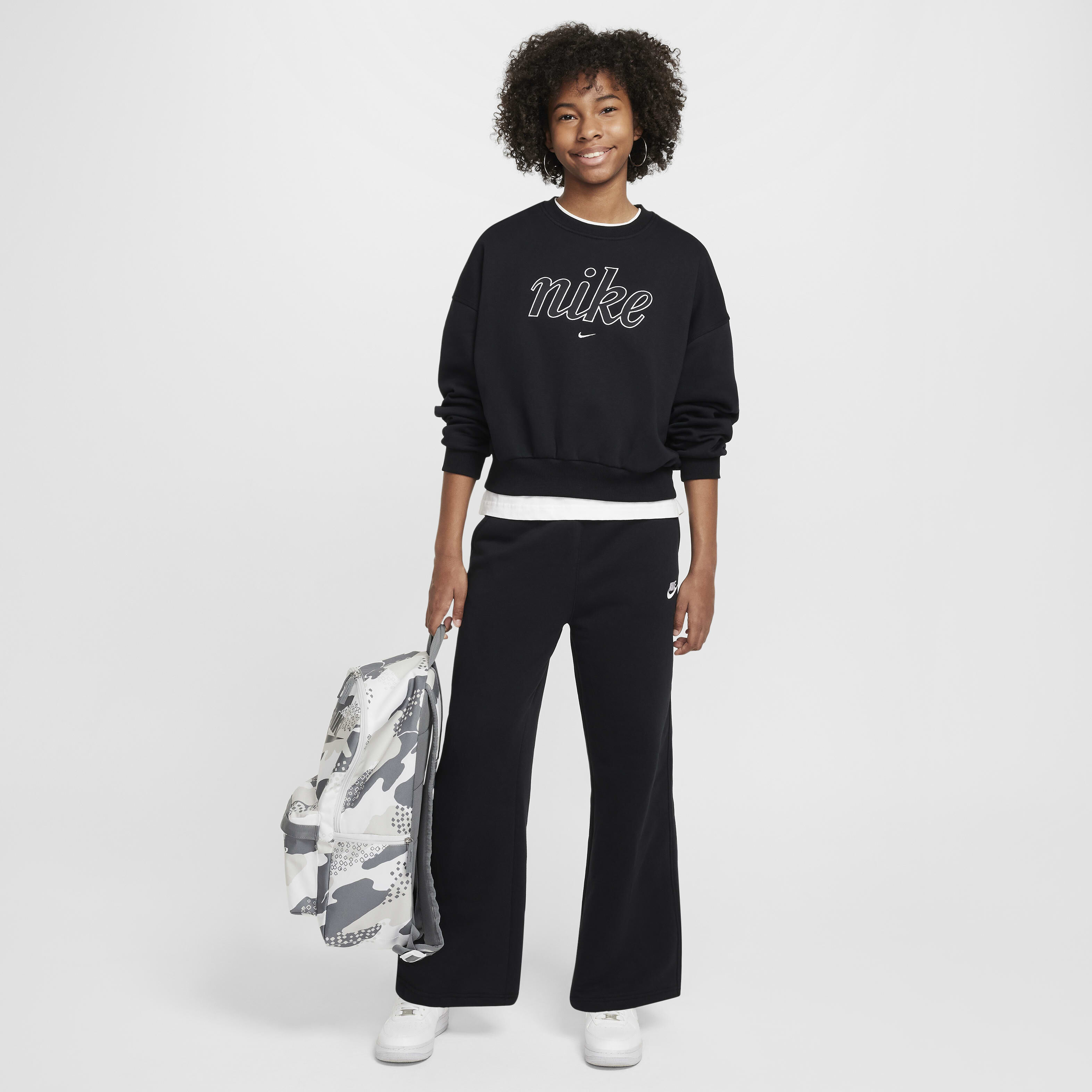 نايكي سبورتسوير كلوب فليس image number 3