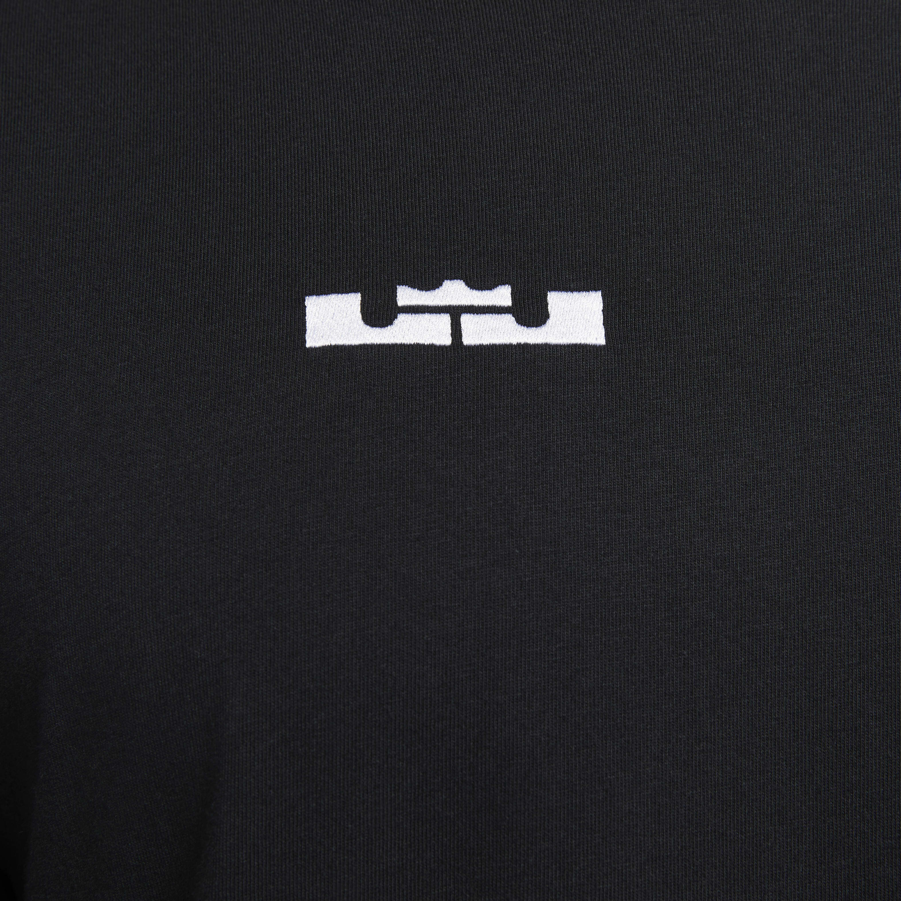 LeBron x Liverpool F.C. image number 5