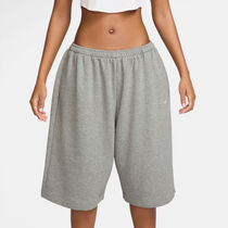 نايكي سبورتسوير