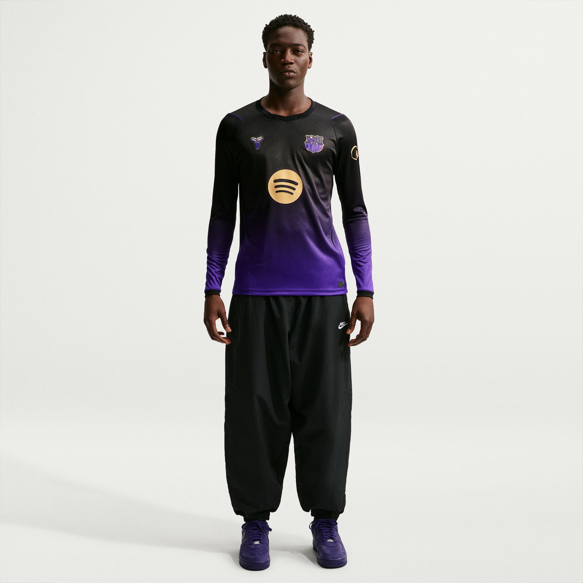 F.C. Barcelona 2026/27 Stadium Away image number 5