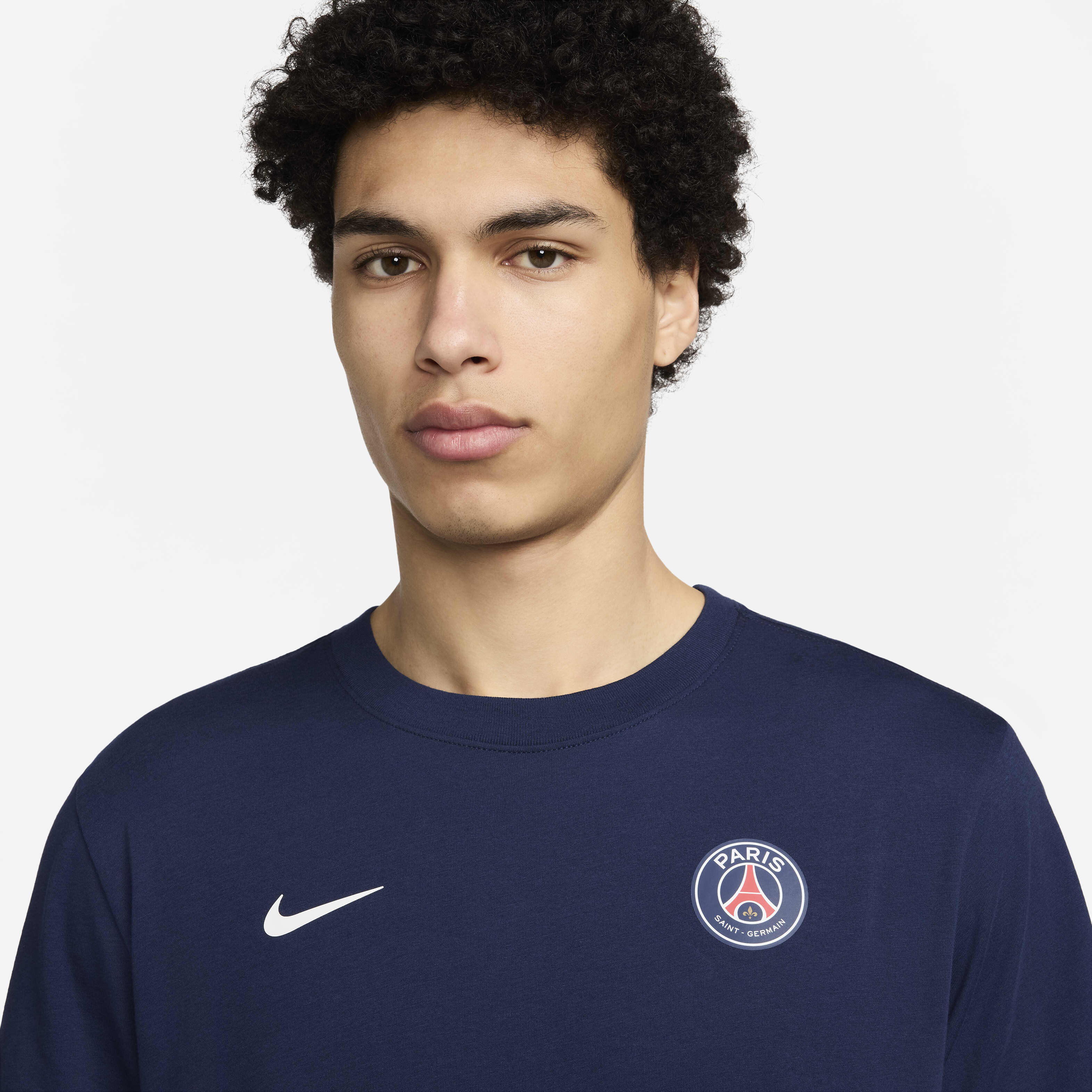 Paris Saint-Germain Essential image number 2