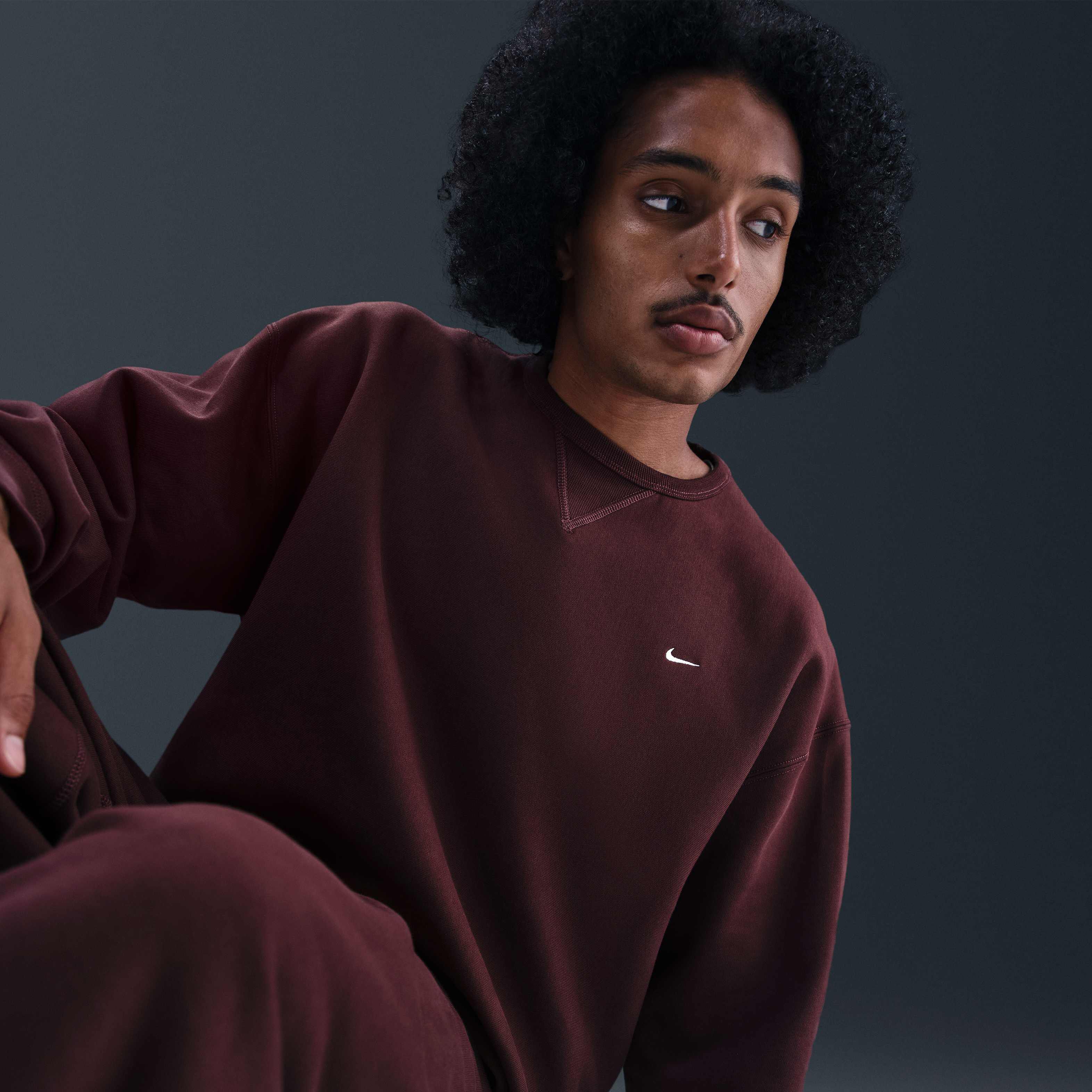 Nike Solo Swoosh image number 2