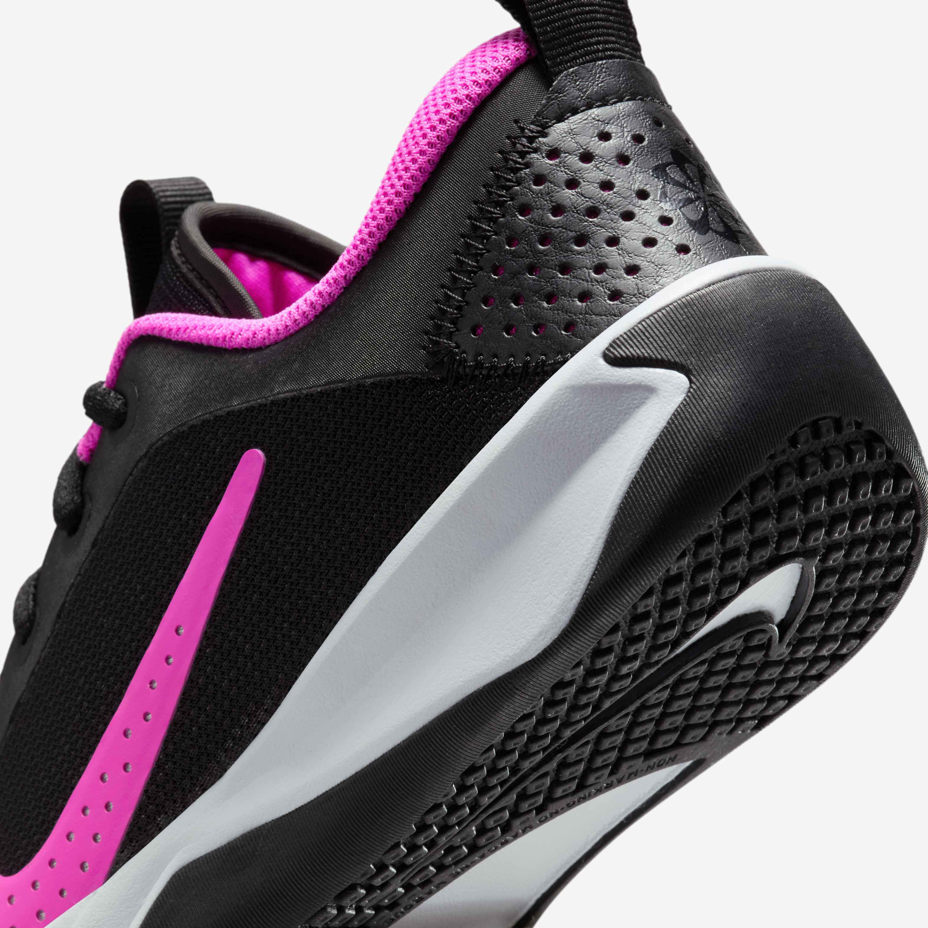 Nike Omni Multi-Court image number 7