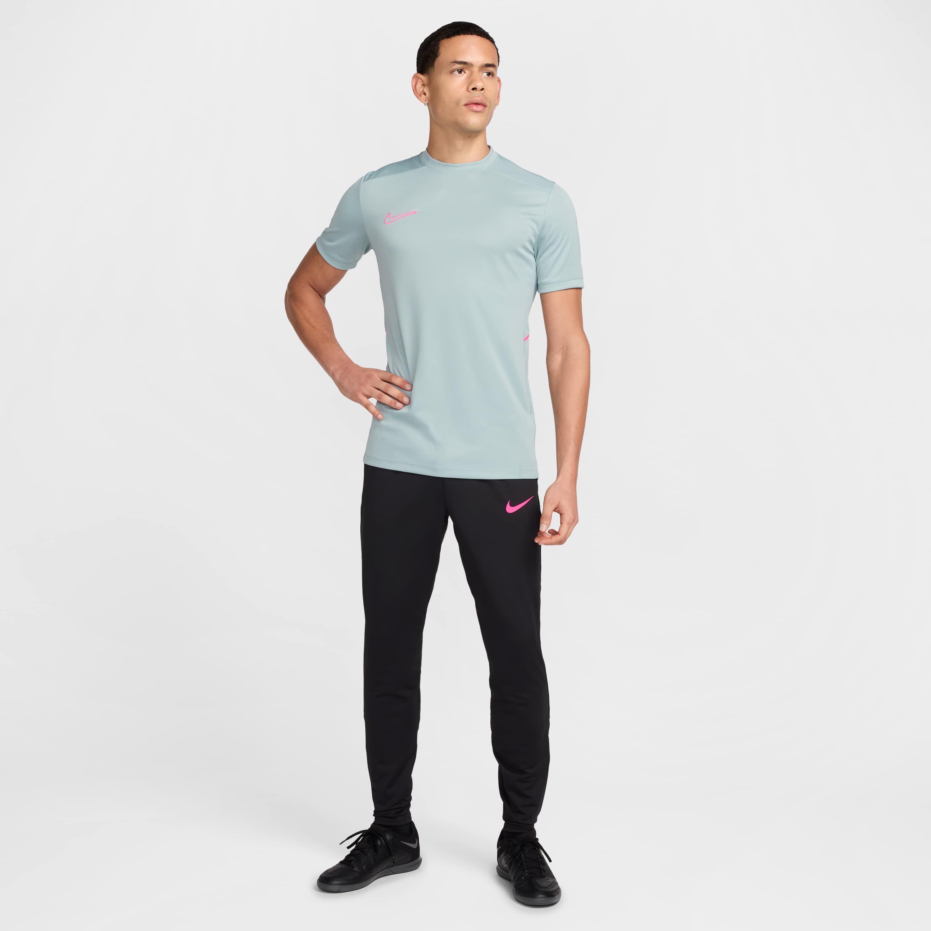 نايكي أكاديمي image number 5