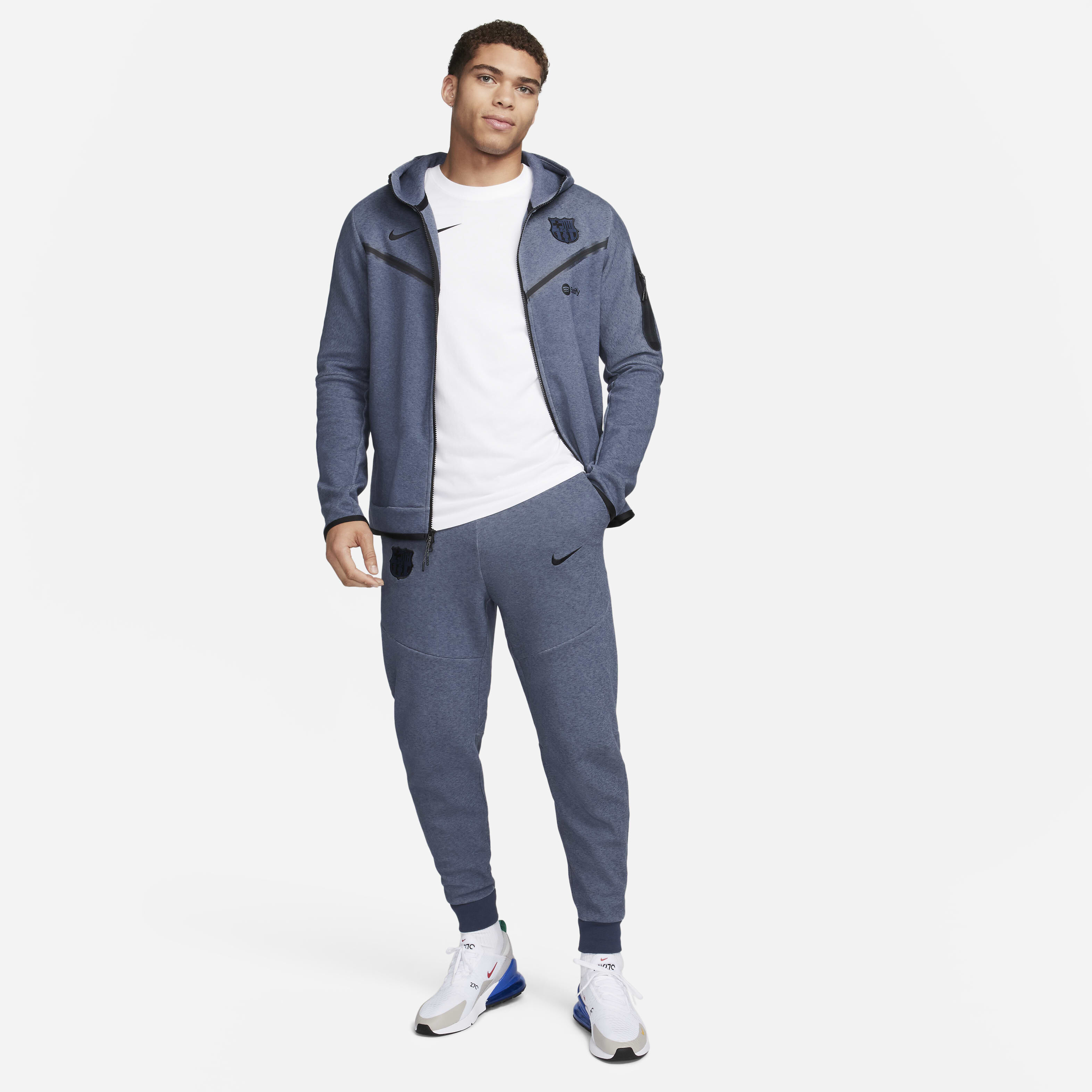 F.C. برشلونة تك فليس ويندرانر البديل image number 8