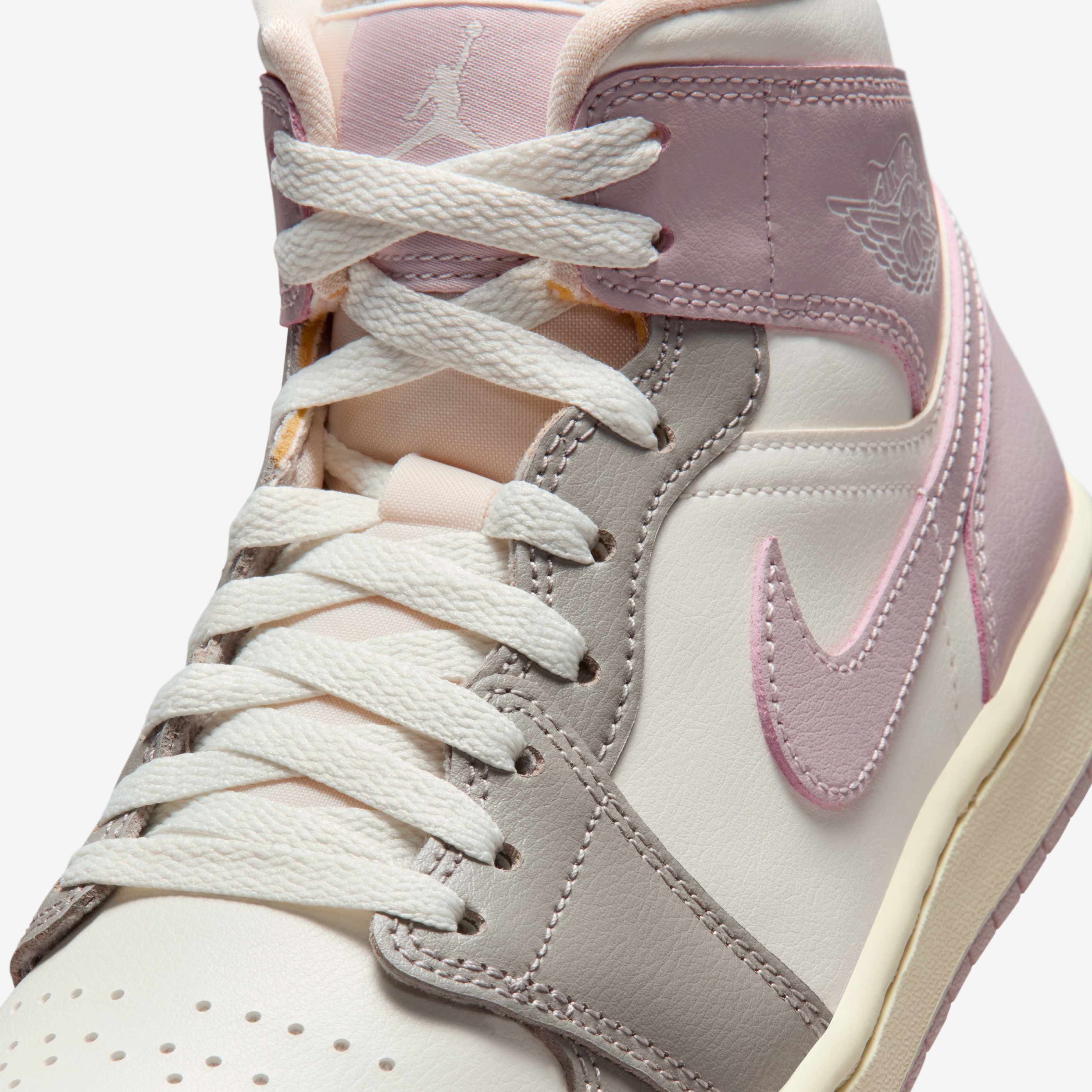 Air Jordan 1 Mid image number 6