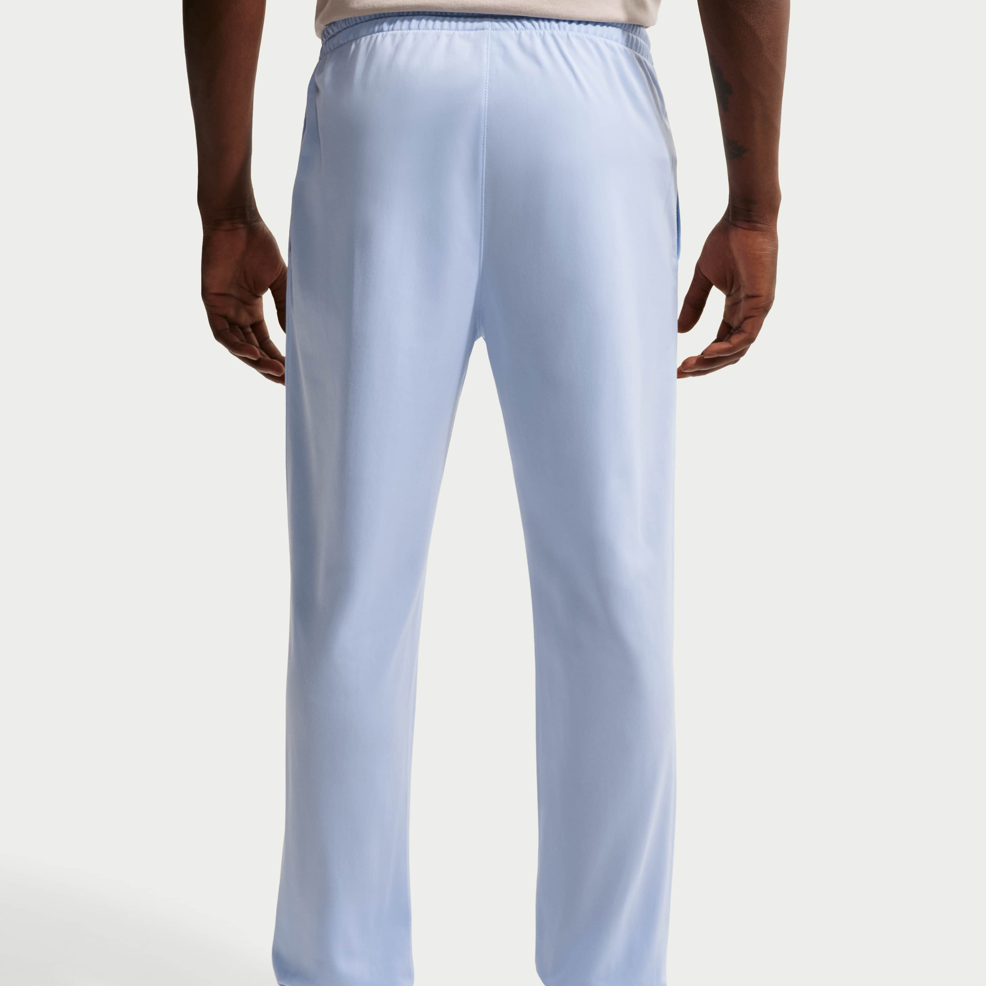 Nike Sportswear Club image number 4