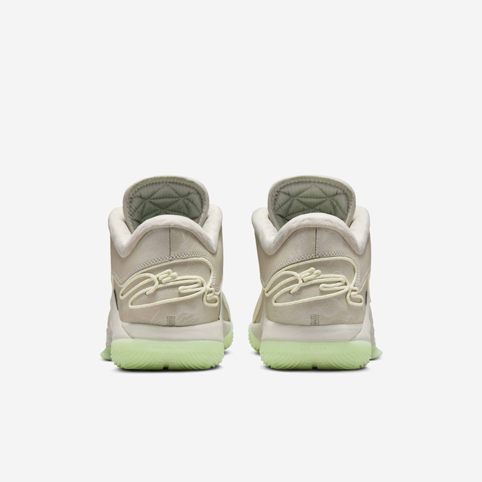 LeBron XXII 'Tunnel Vision' image number 5 LeBron XXII 'Tunnel Vision' image number 5