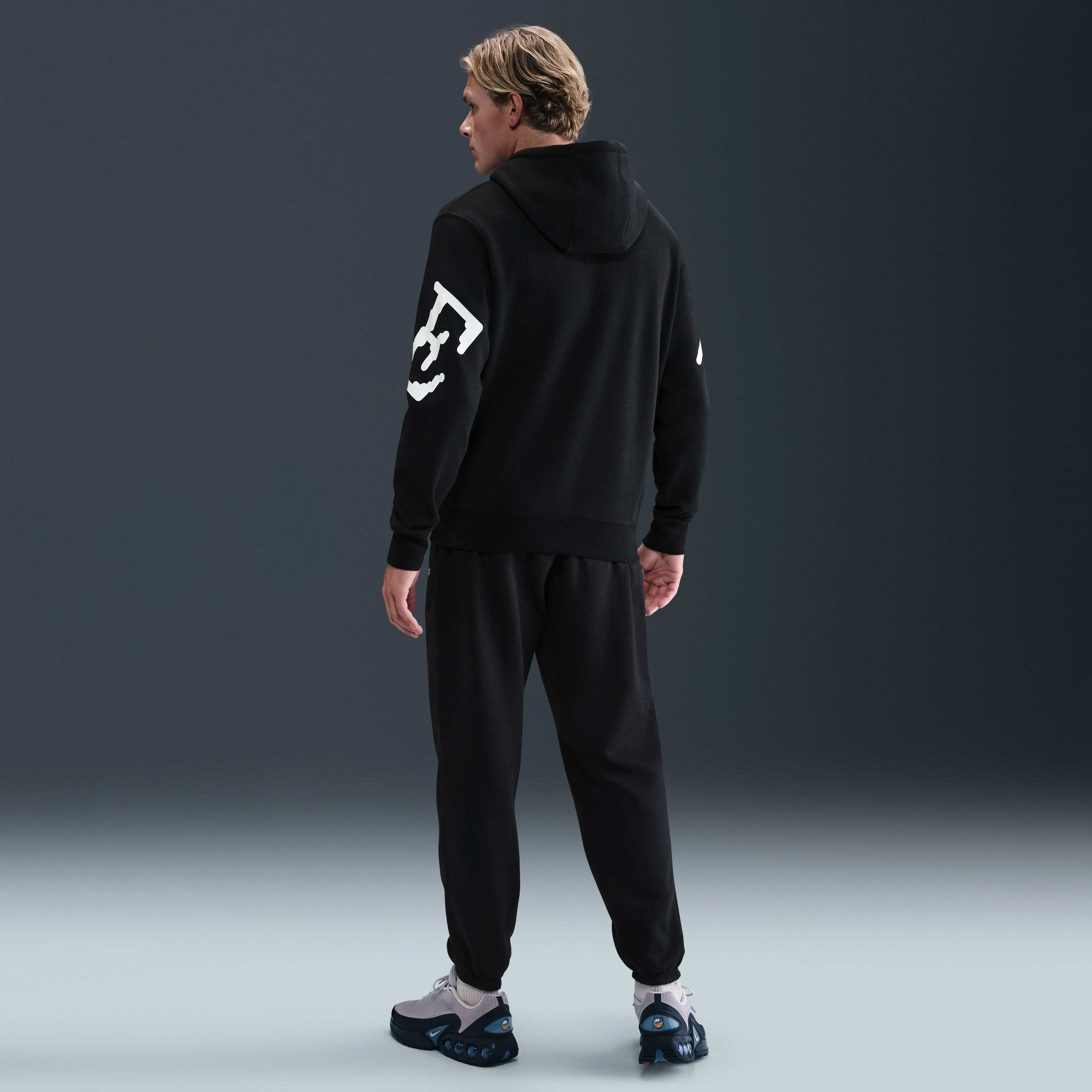 Nike Sportswear Club image number 4