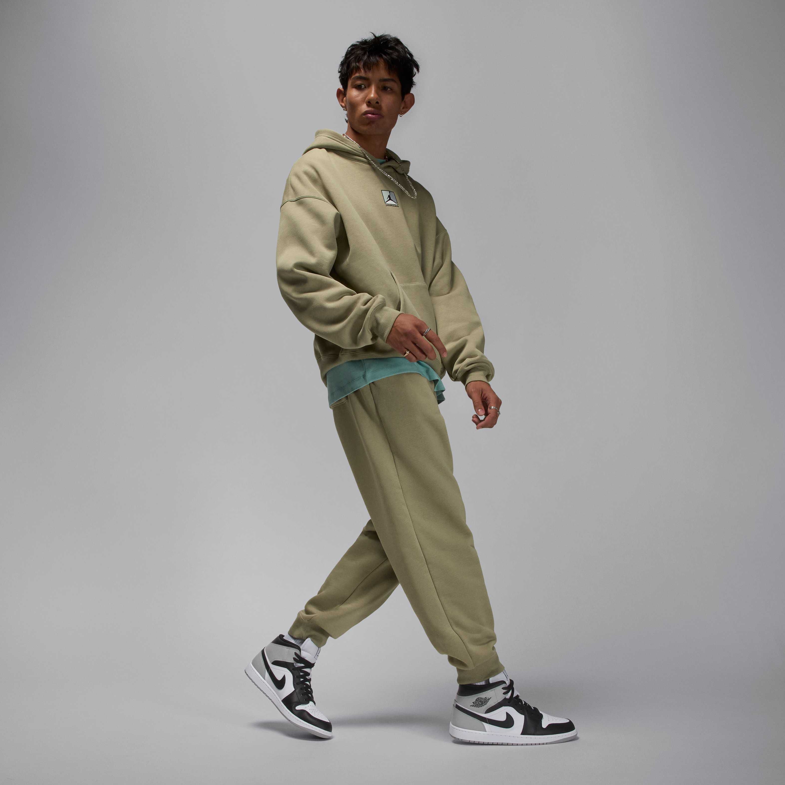 Air Jordan 1 Mid image number 8