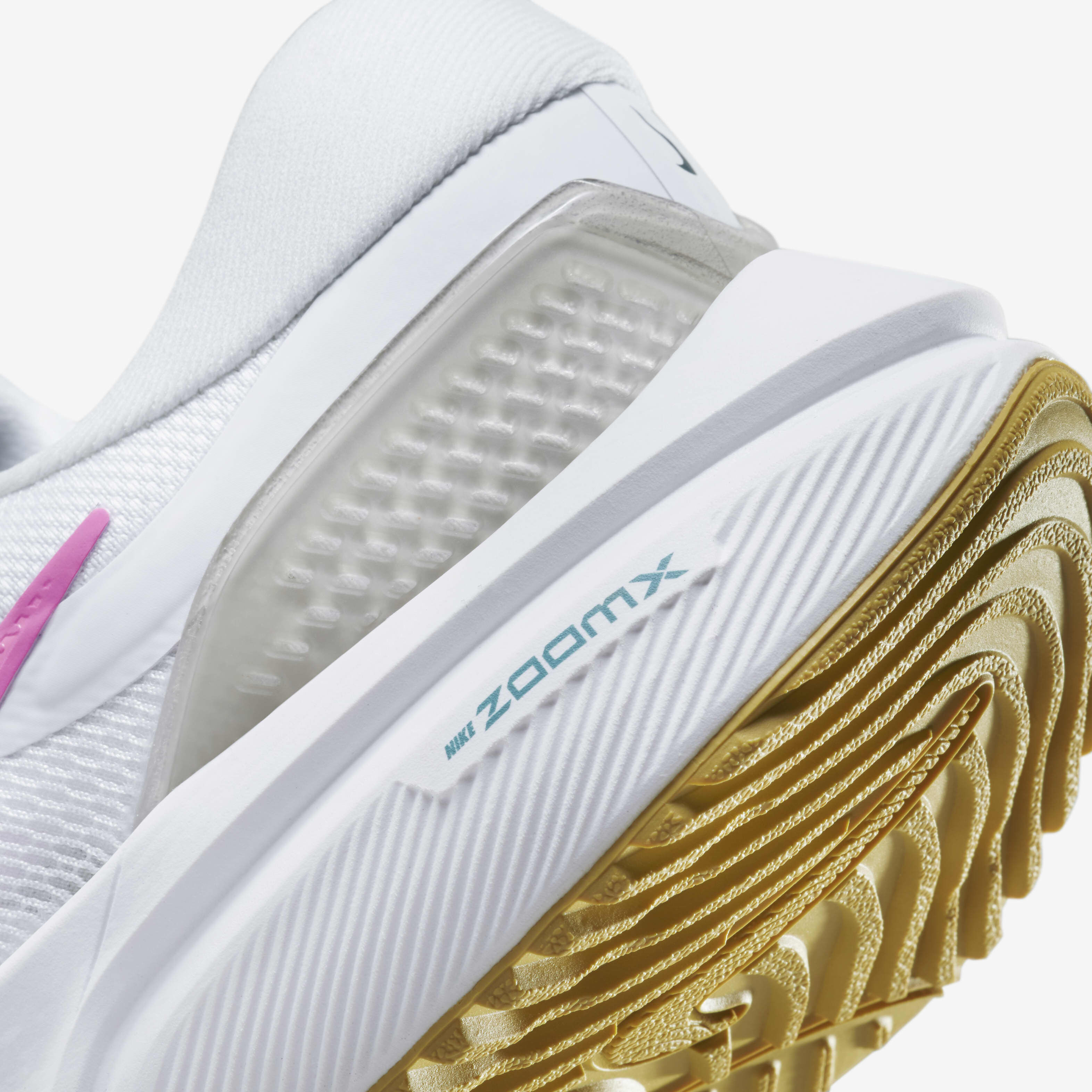 نايكي اير زووم فوميرو 16 image number 7