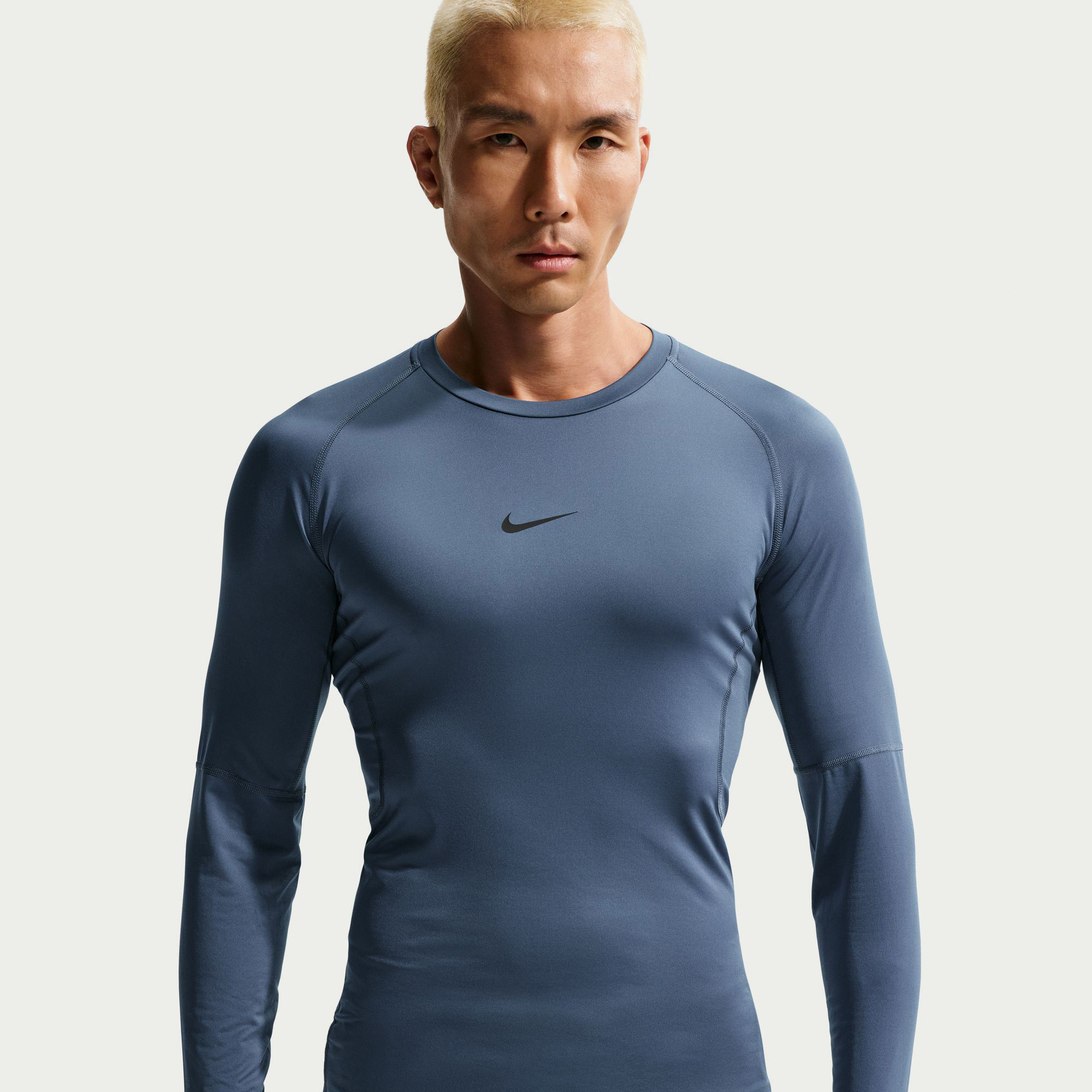 Nike Pro image number 2