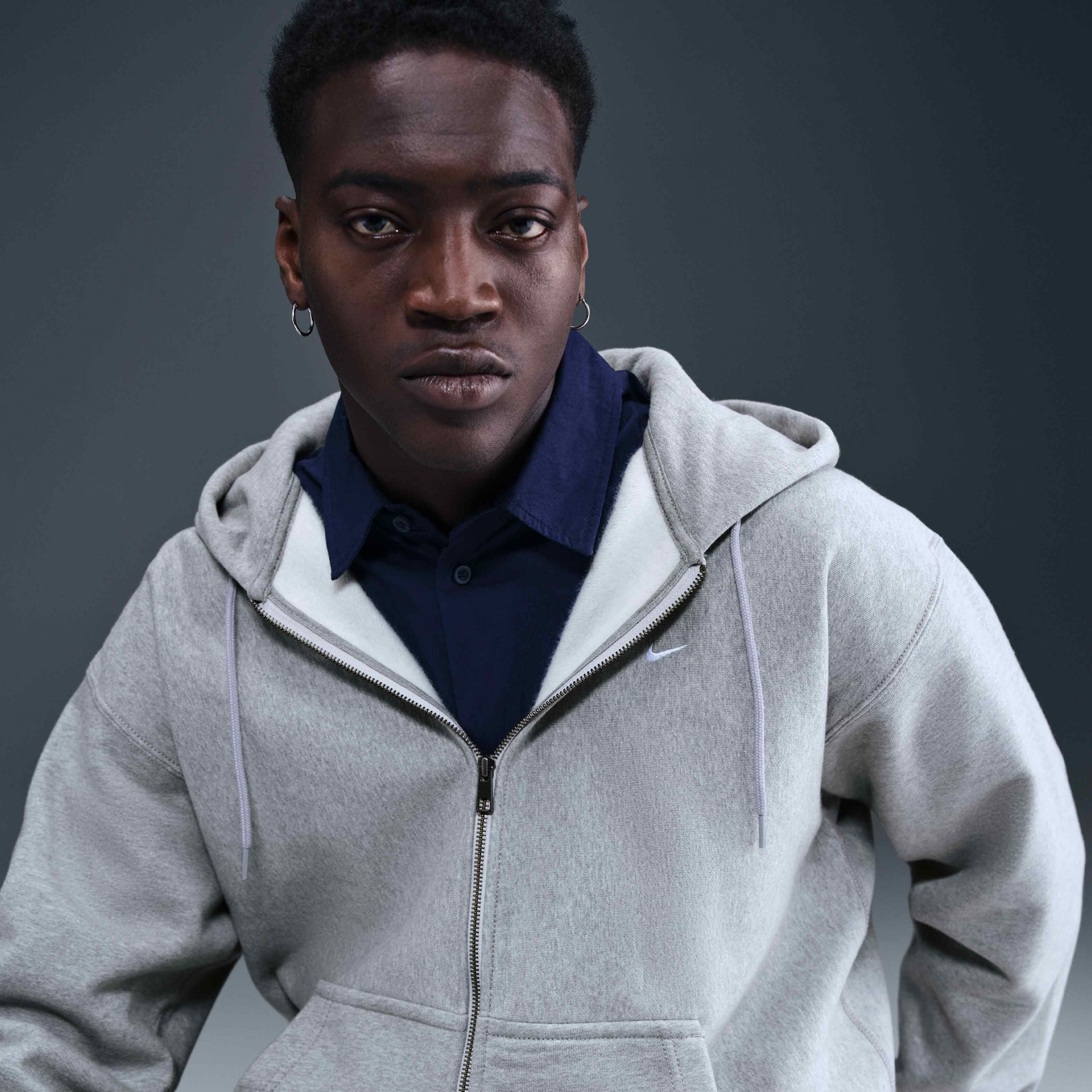 Nike Solo Swoosh image number 2