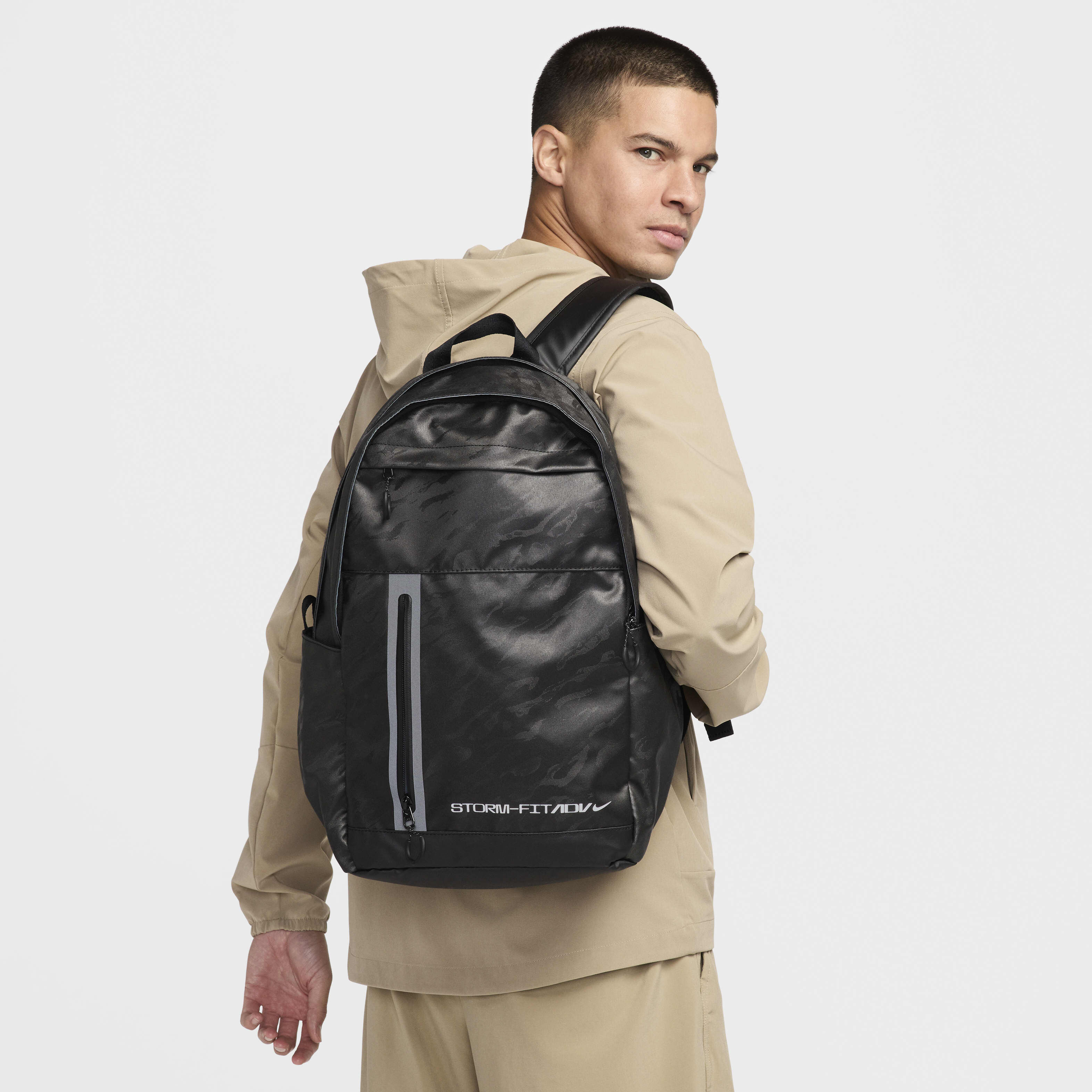 【新品】NIKE Storm-FIT ADV バックパック 21L Buy Nike Pro Storm-FIT ADV Backpack (21L) - Black/Black