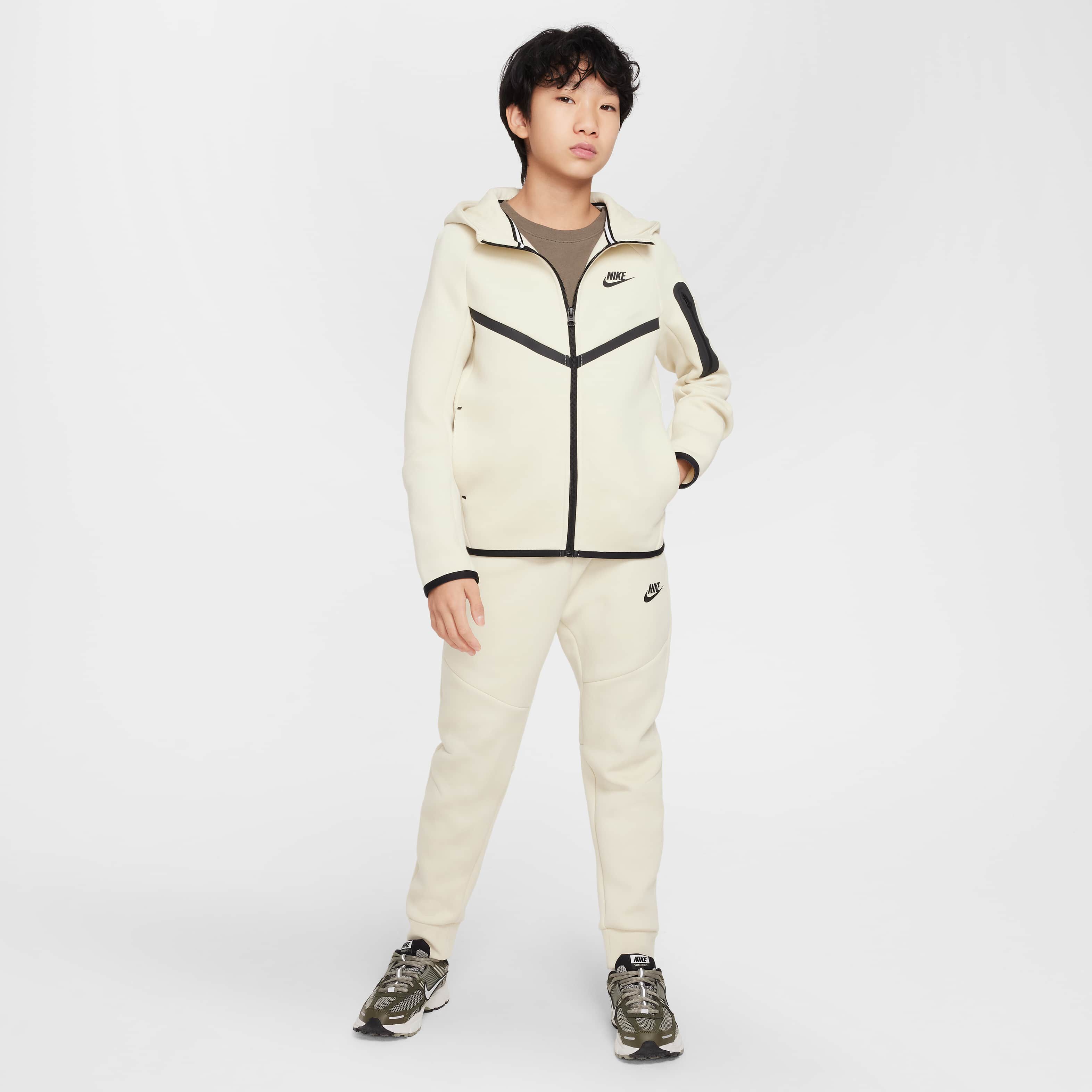 نايكي سبورتسوير تك فليس image number 8