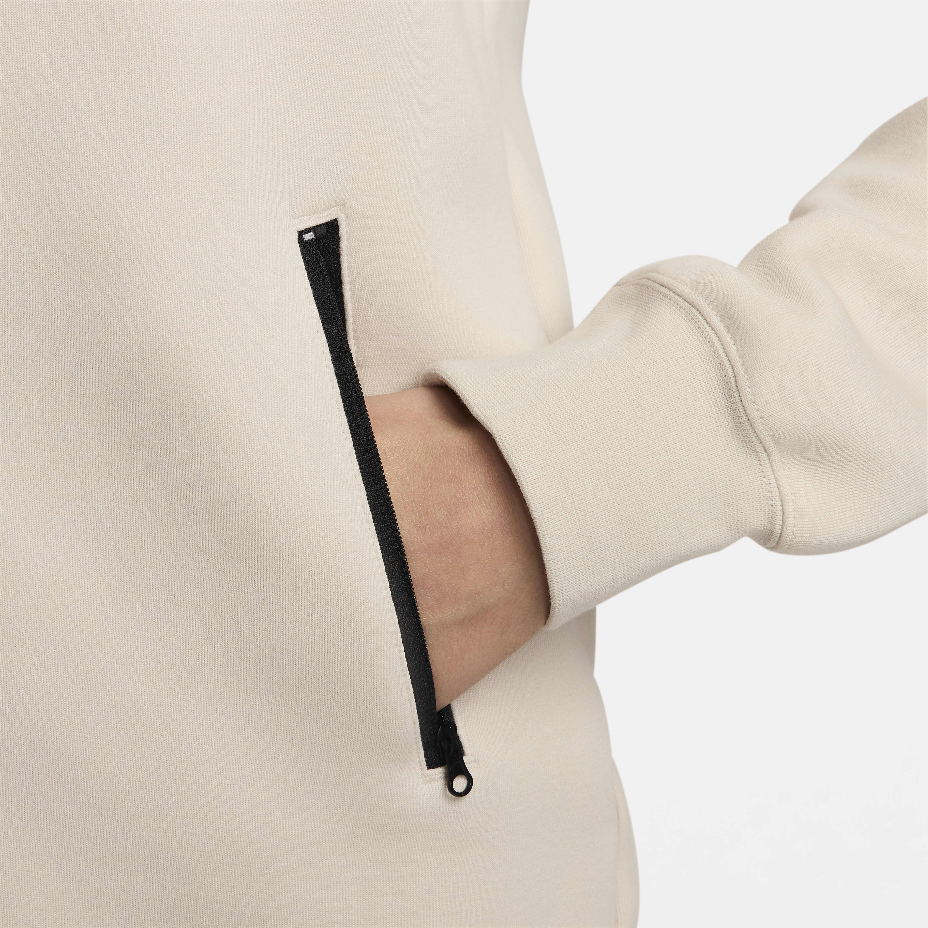 نايكي سبورتسوير تك فليس ويندرانر image number 4