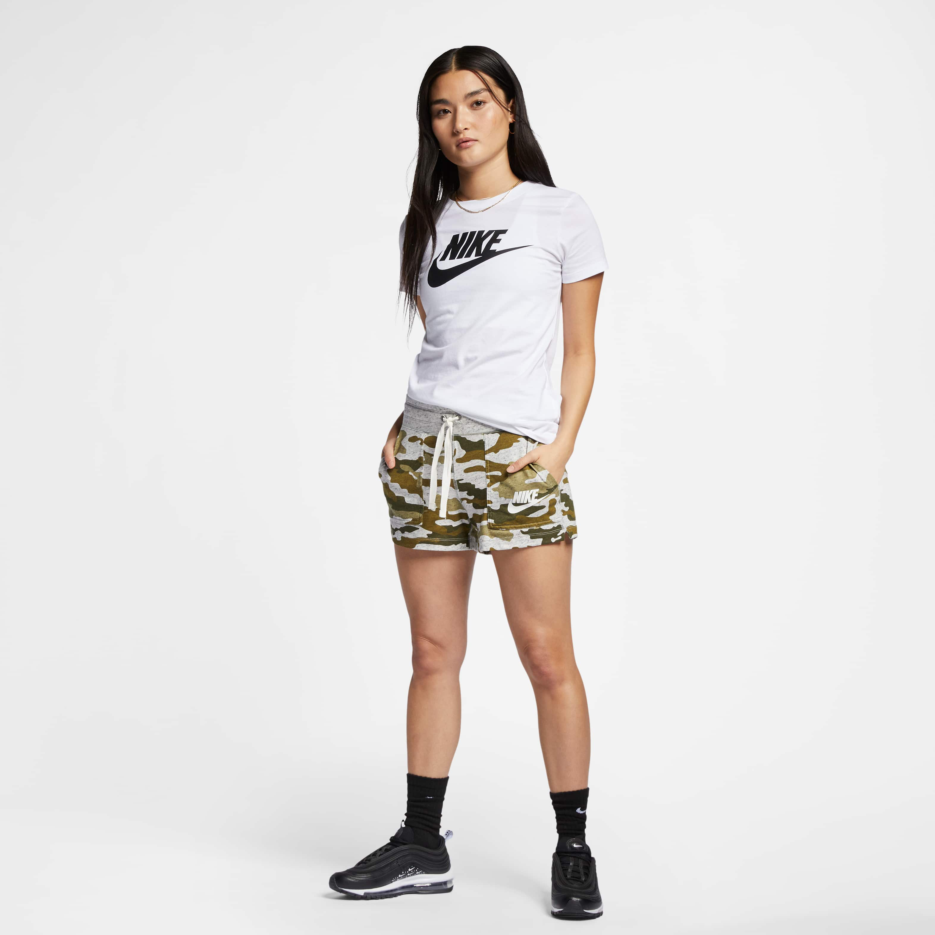 نايكي سبورتسوير ايسنشال image number 1