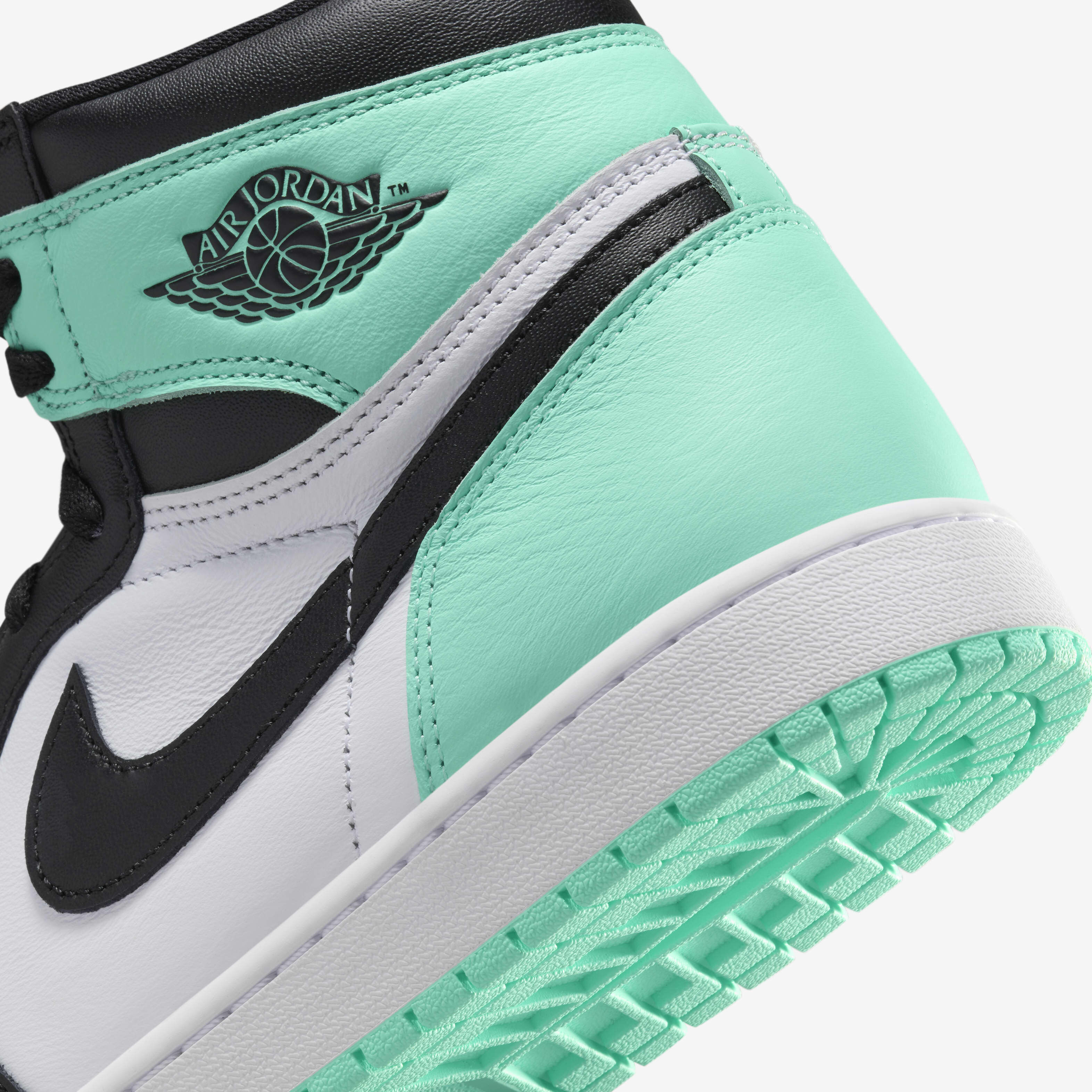 Buy Air Jordan 1 Retro High OG Men s Shoes Nike Saudi Official