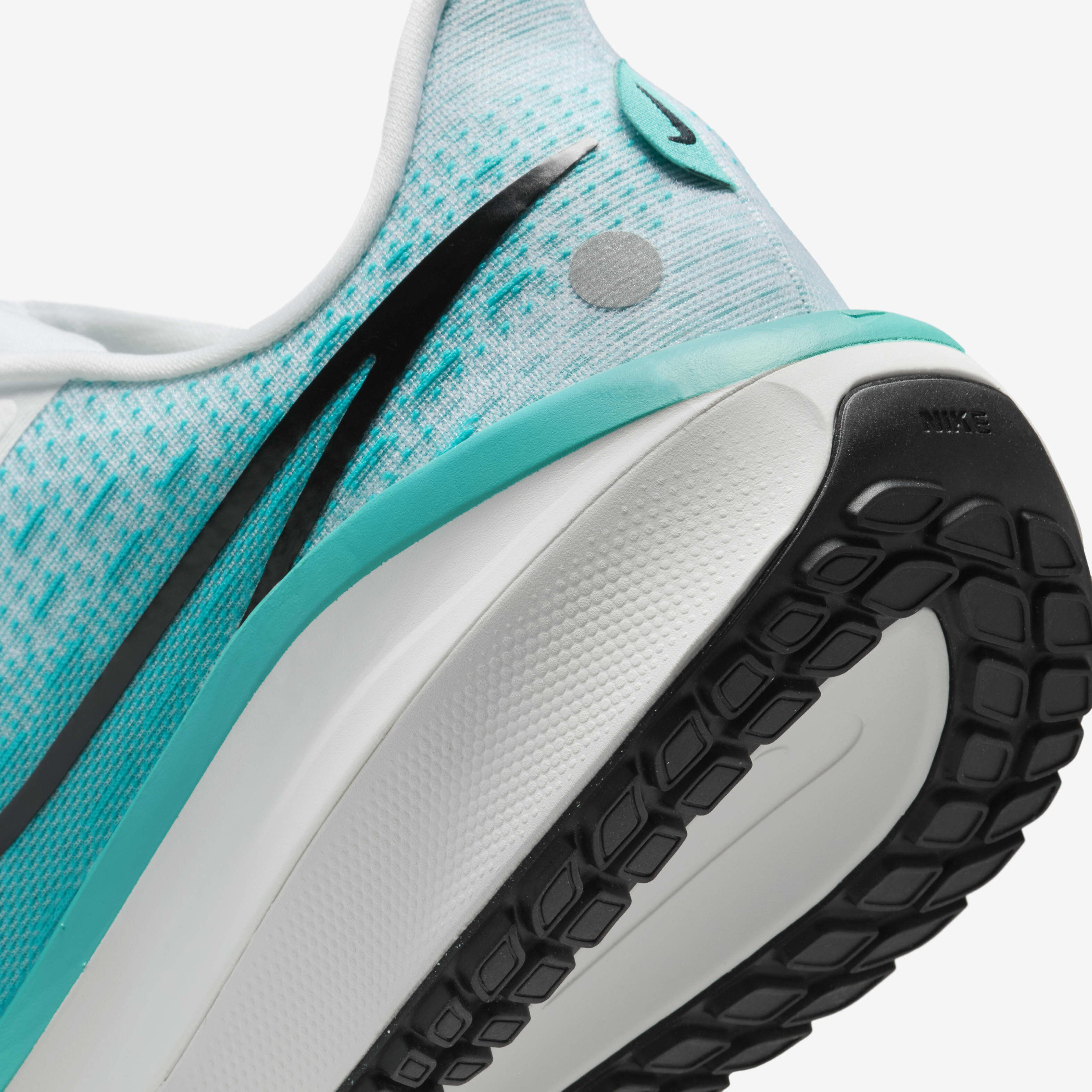 Nike vomero 12 vs pegasus 34 shop
