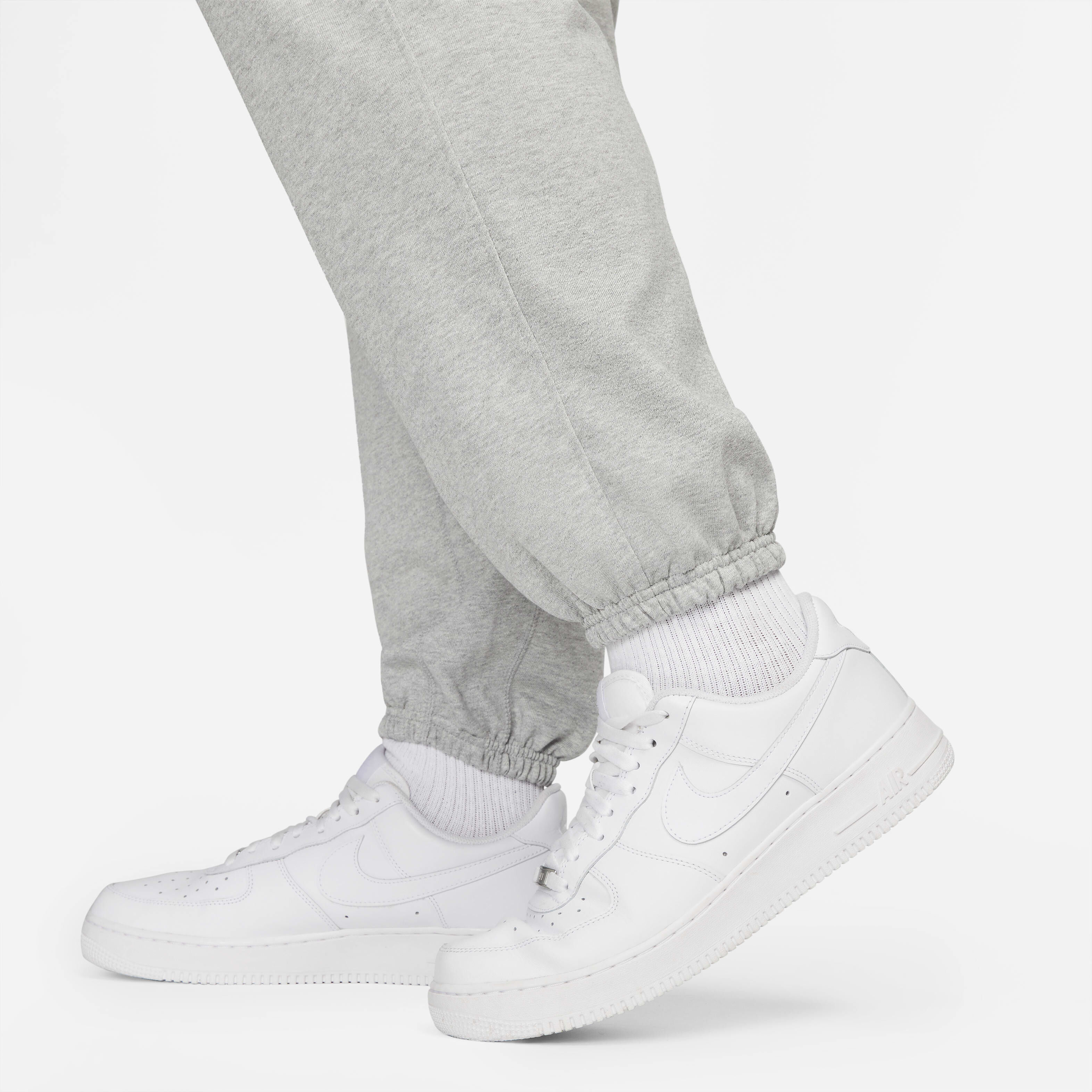 Nike Standard Issue image number 12