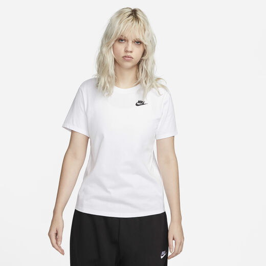 Nike Sportswear Club Essentials Nike Sportswear Club Essentials
