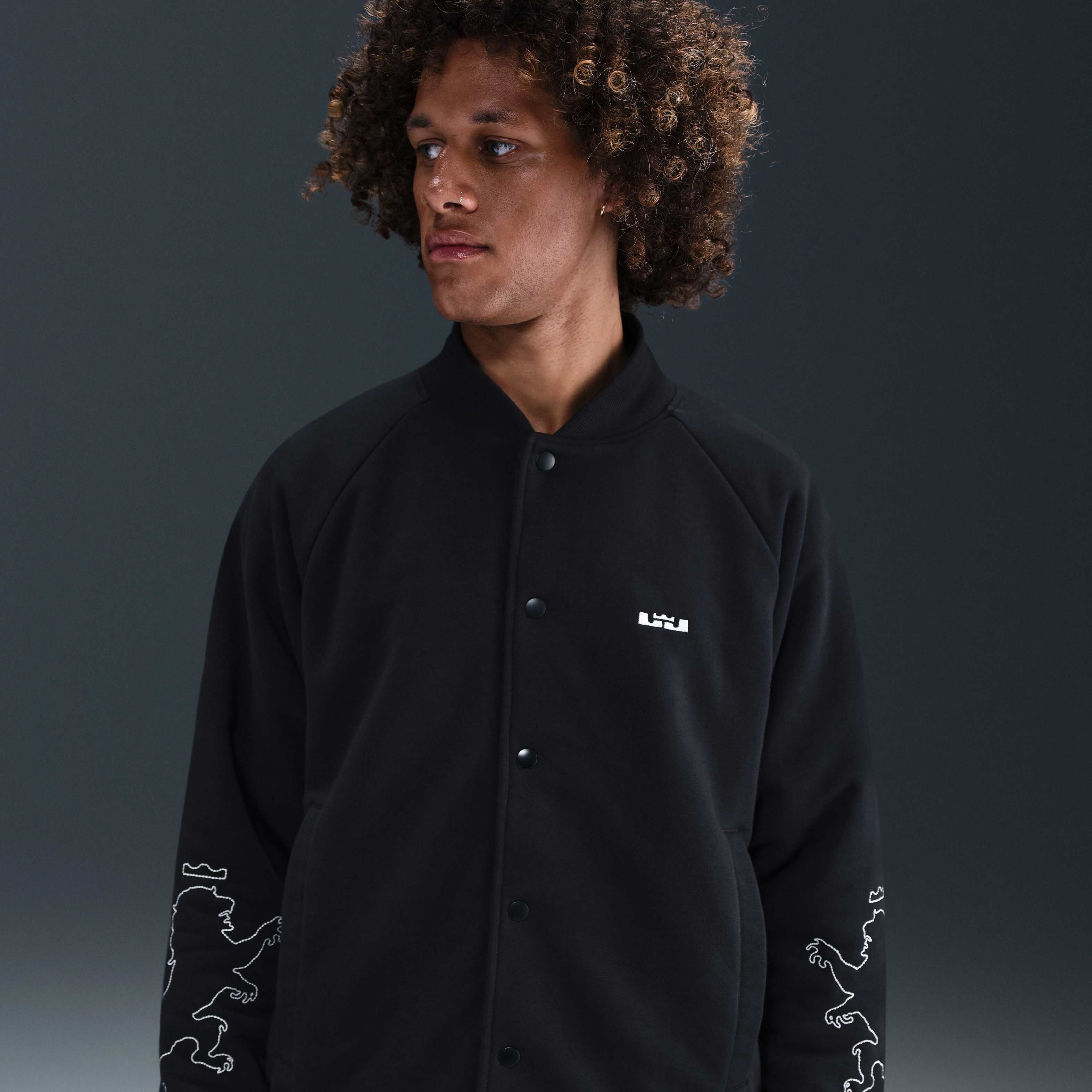 ليبرون ستاندرد ايشيو image number 0