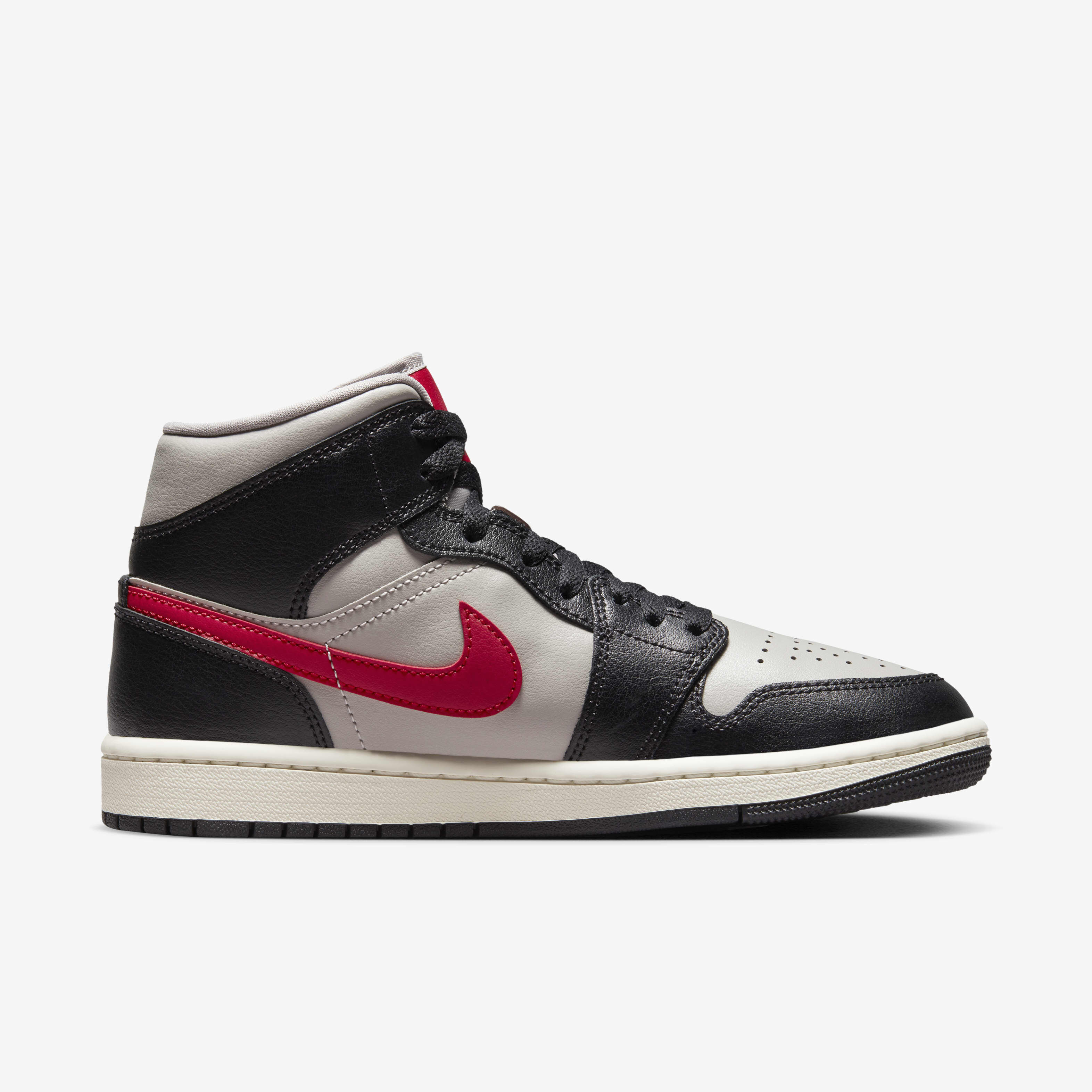 Air Jordan 1 Mid image number 2