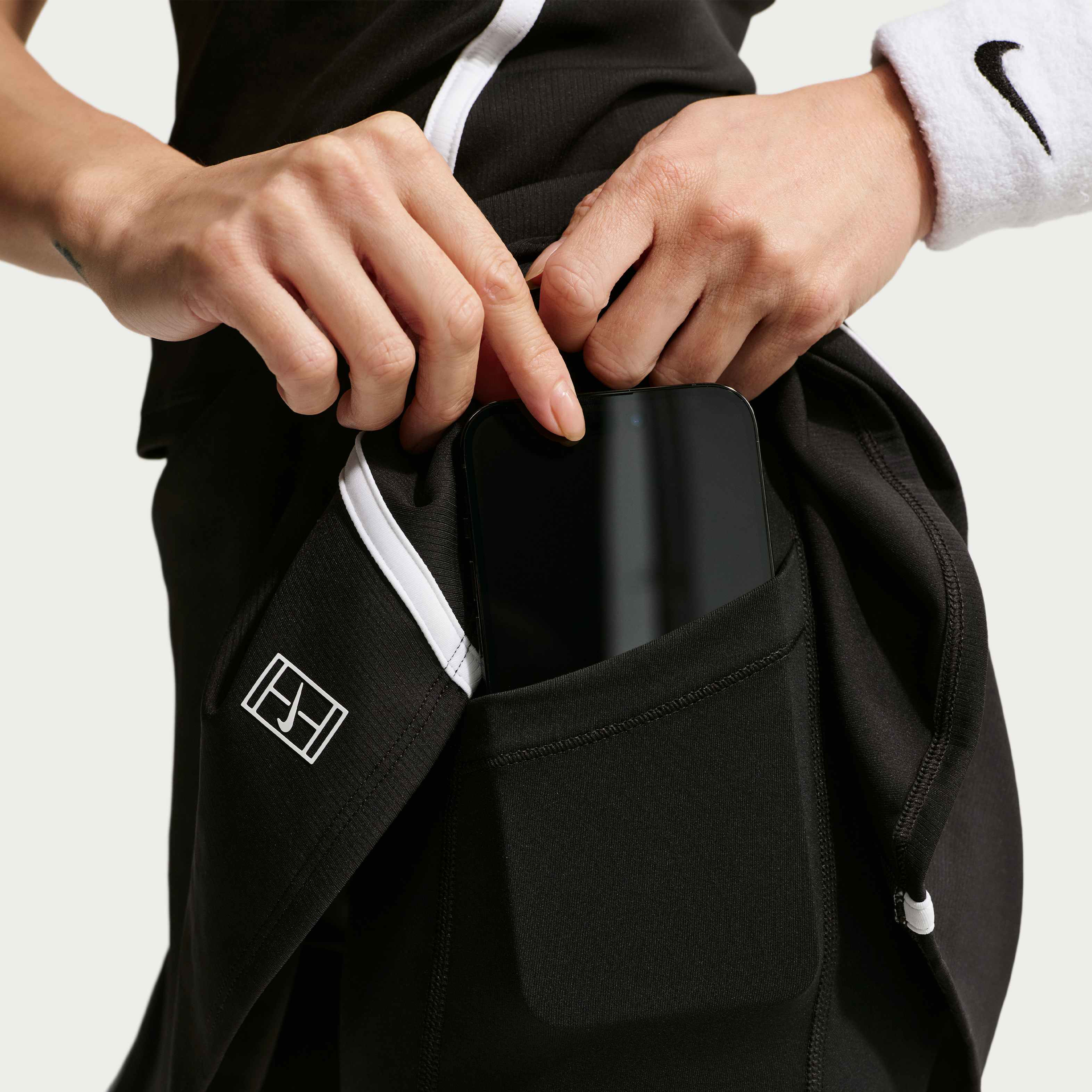 NikeCourt Advantage image number 6