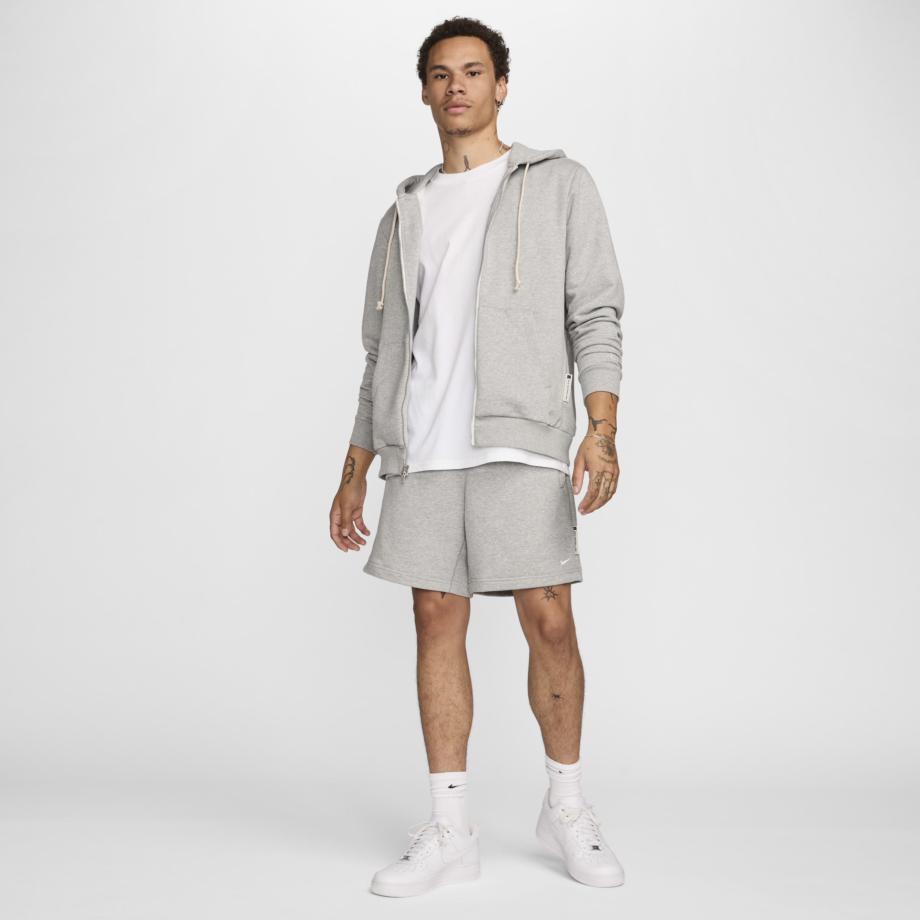 Nike Standard Issue image number 7
