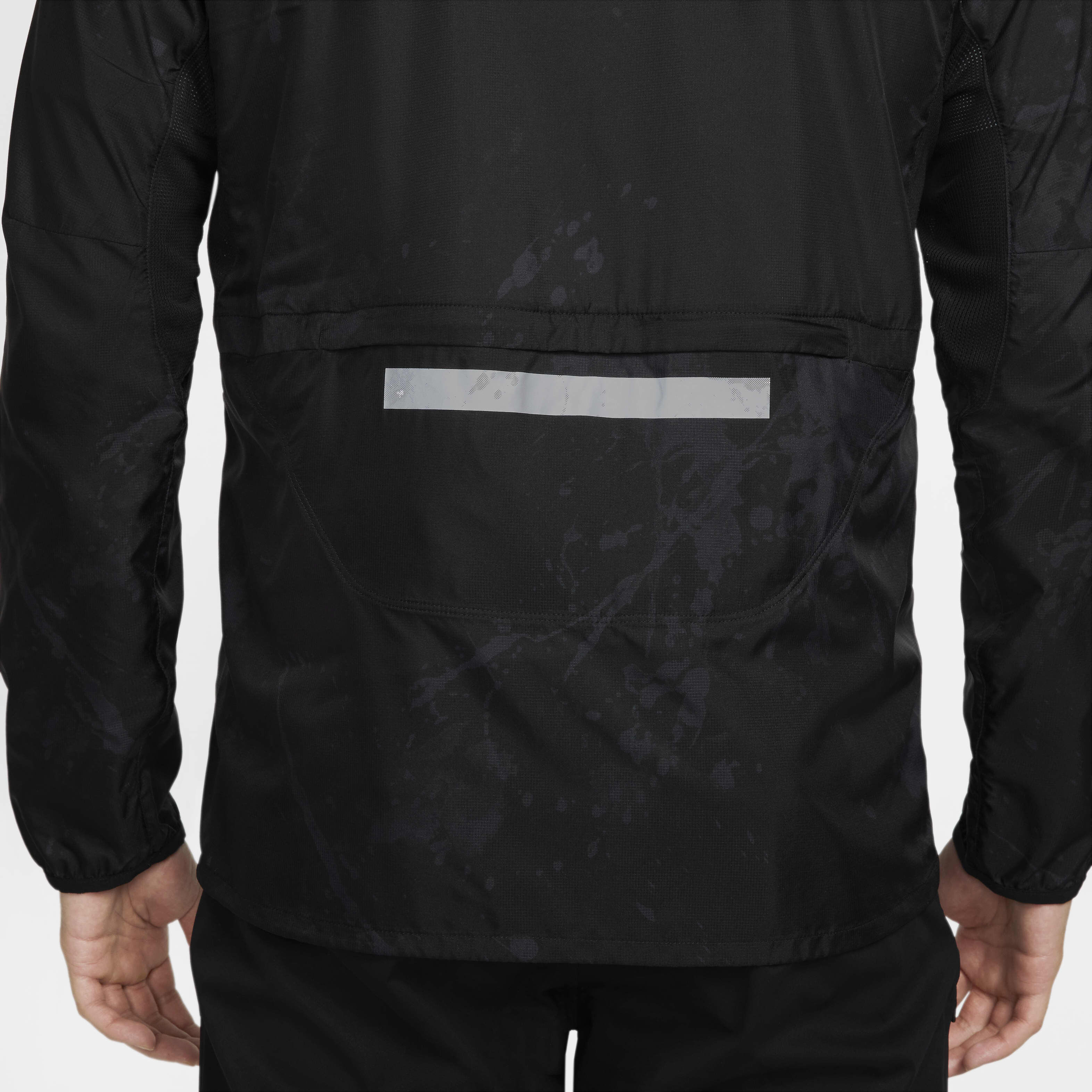 Buy Nike Repel Run Division Men's Running Jacket - Black @ Nike Saudi