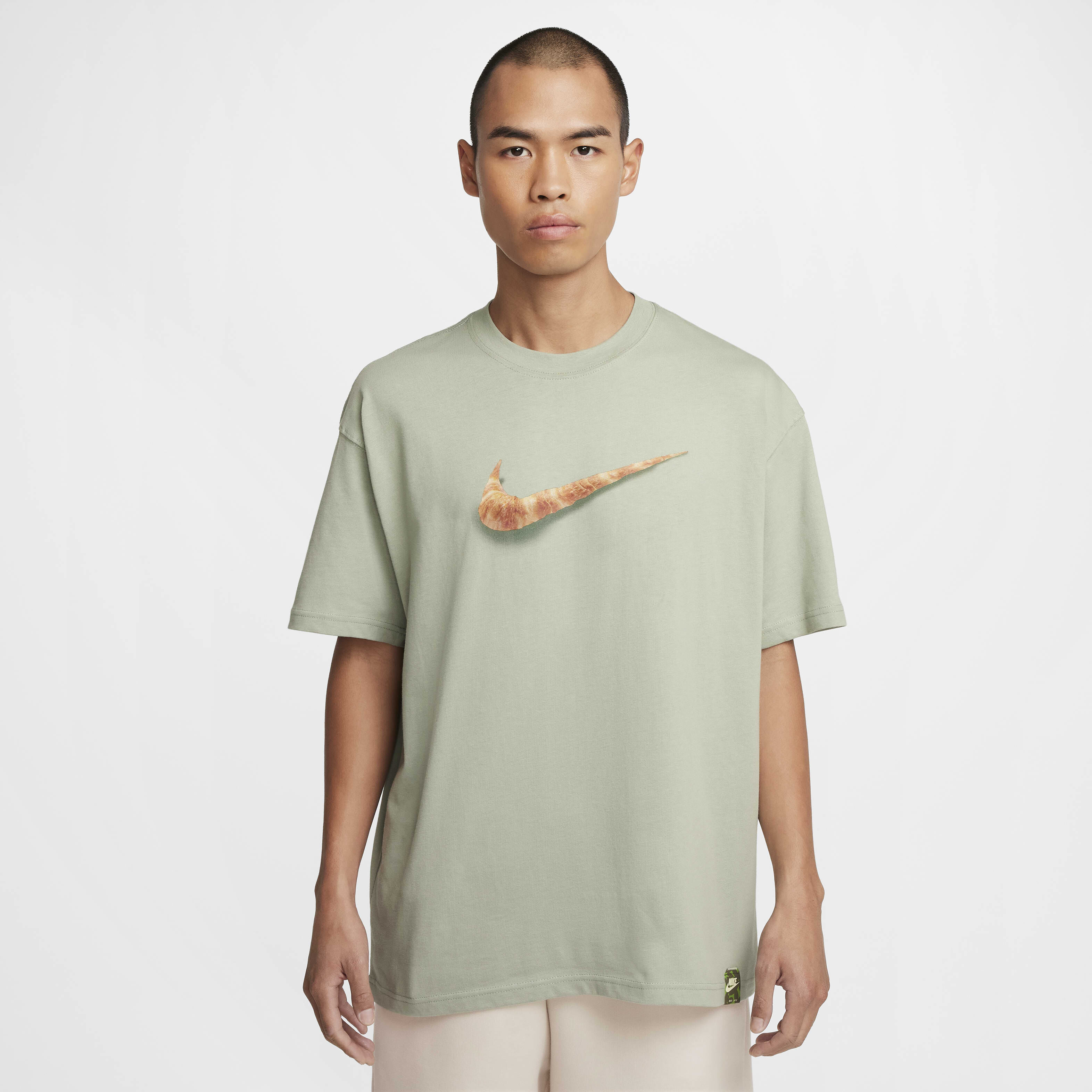 Buy Nike Sportswear Max90 T-Shirt - Jade Horizon | Nike Saudi Official