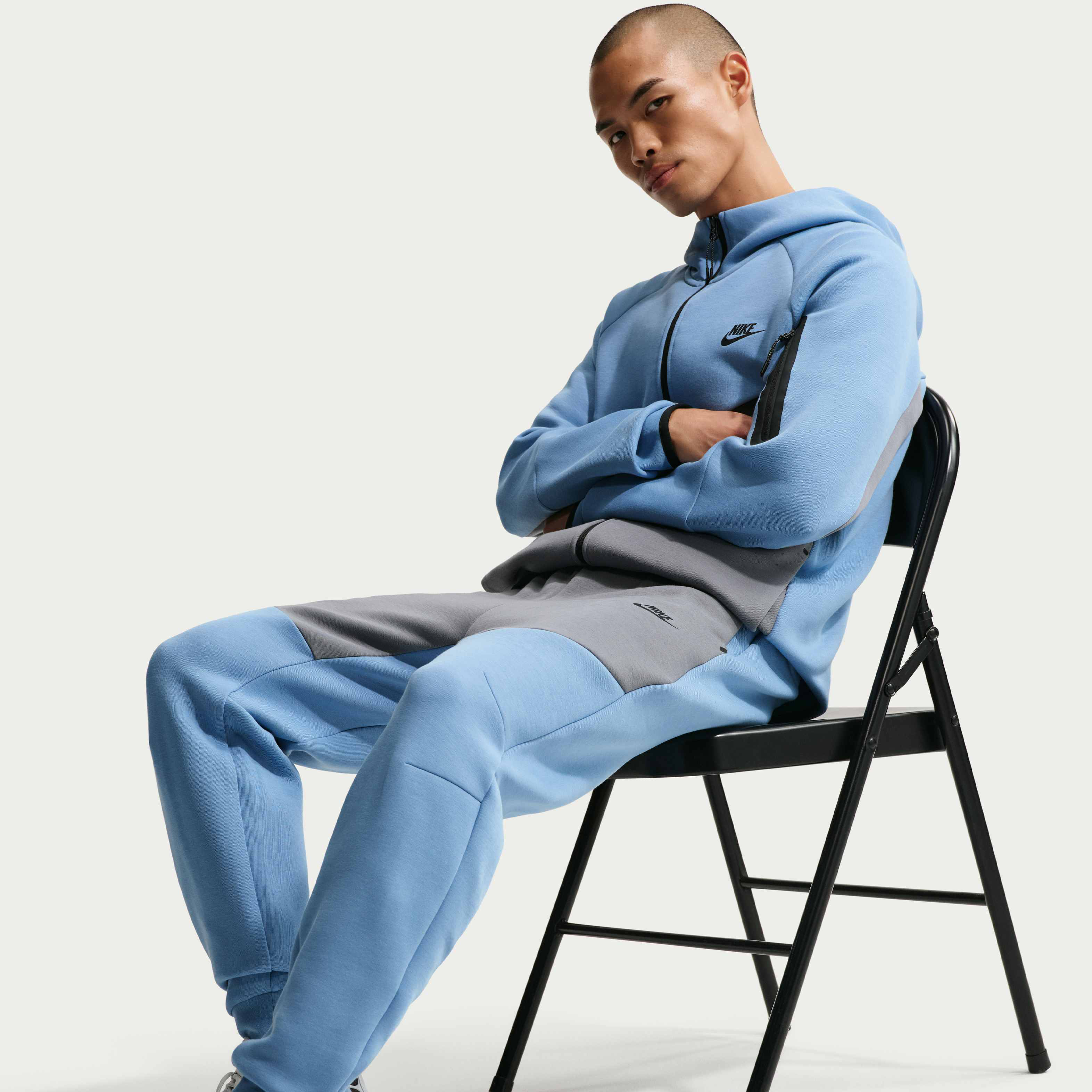 نايكي تك image number 3