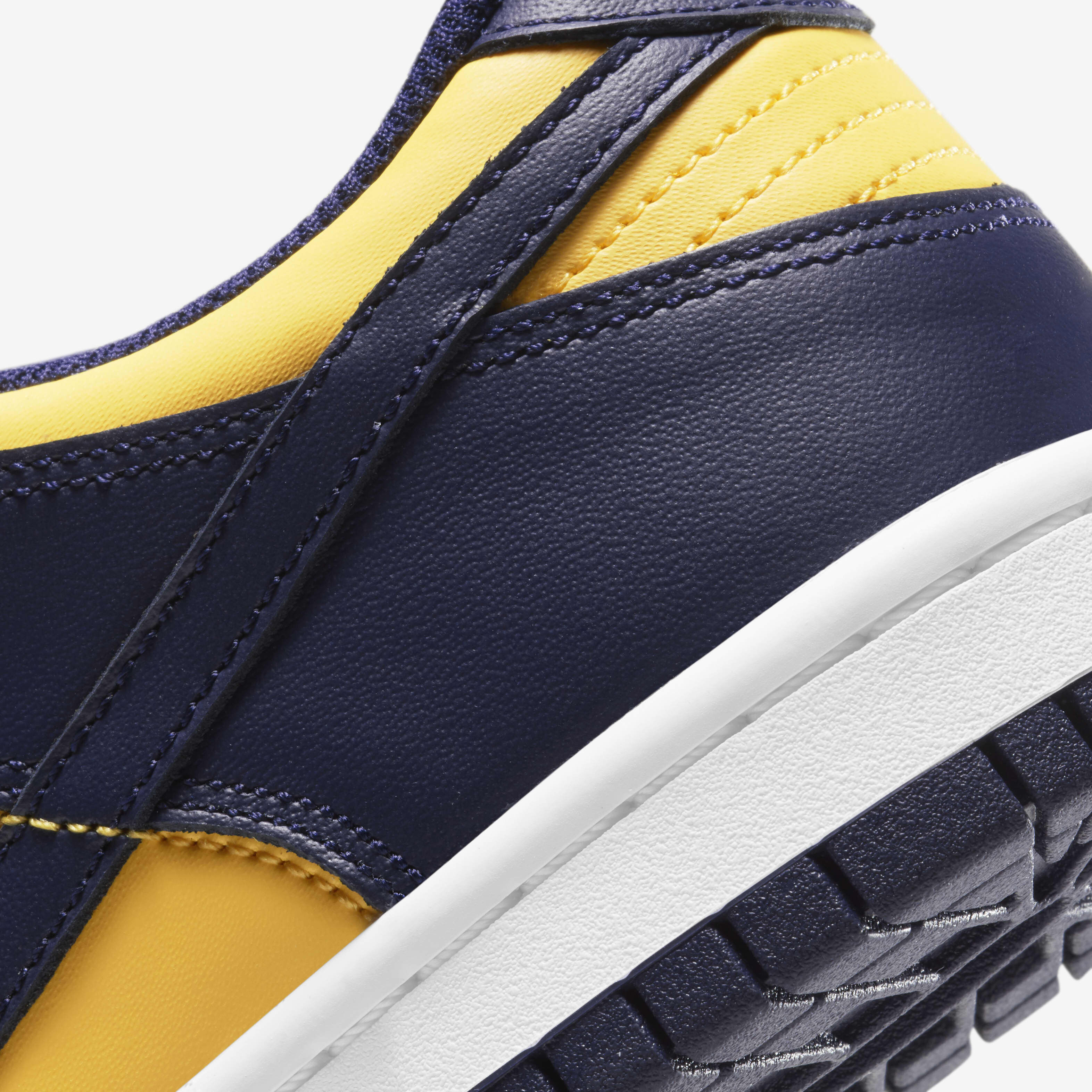 Nike Dunk Low image number 7