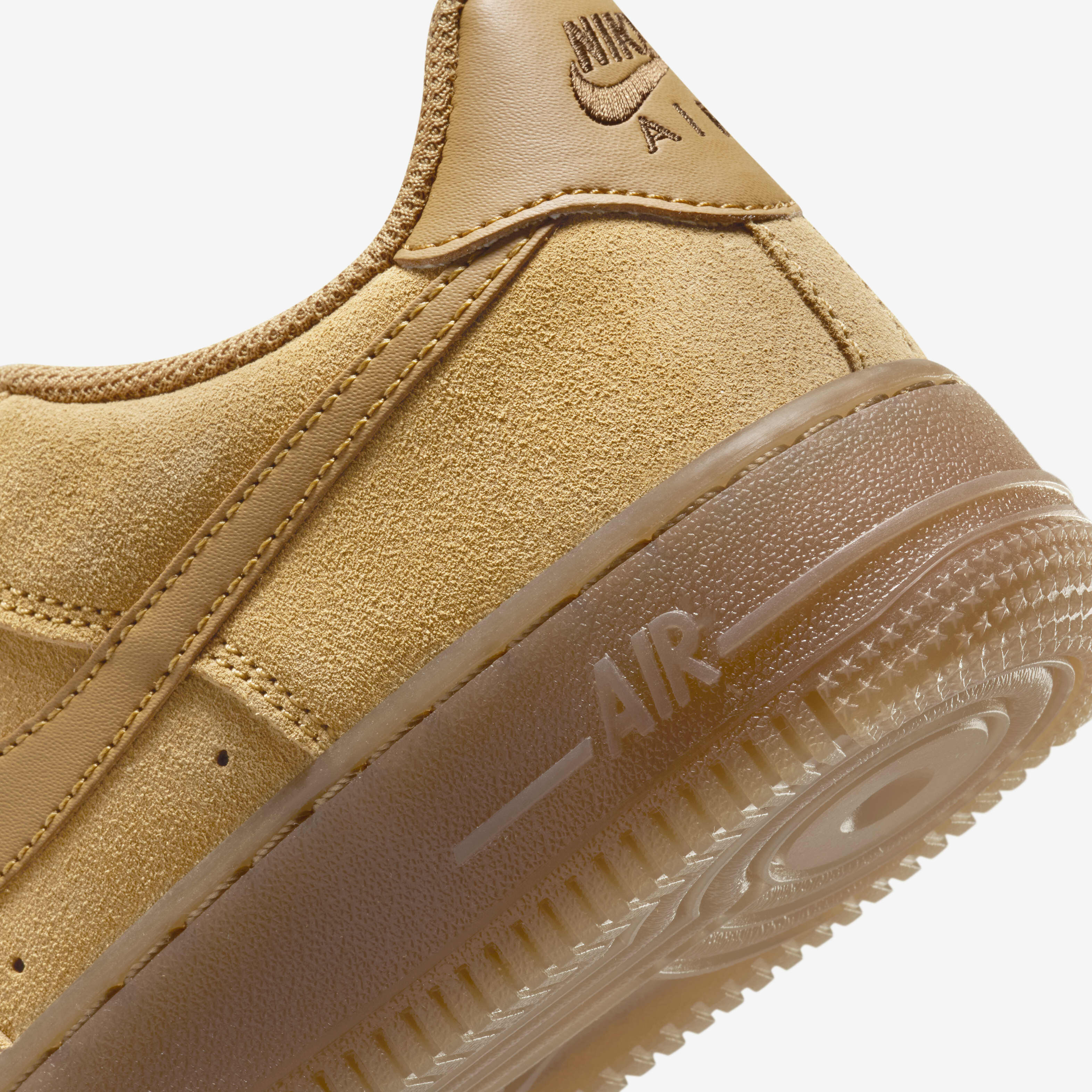 スニーカー Nike Air Force 1 LV8 Junior Shoes HQ7476-700 Amazon.com | Nike Air Force 1 LV8 Big Kids' Shoes (HQ7476