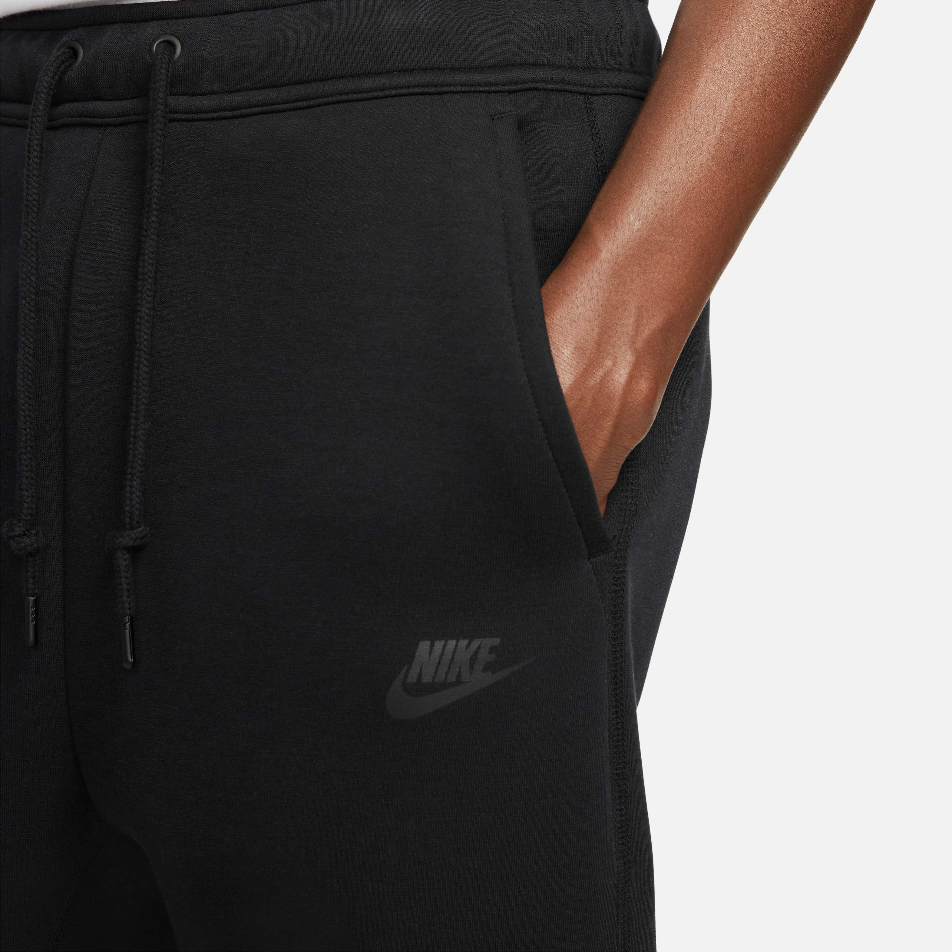 Nike Sportswear Tech Fleece image number 2