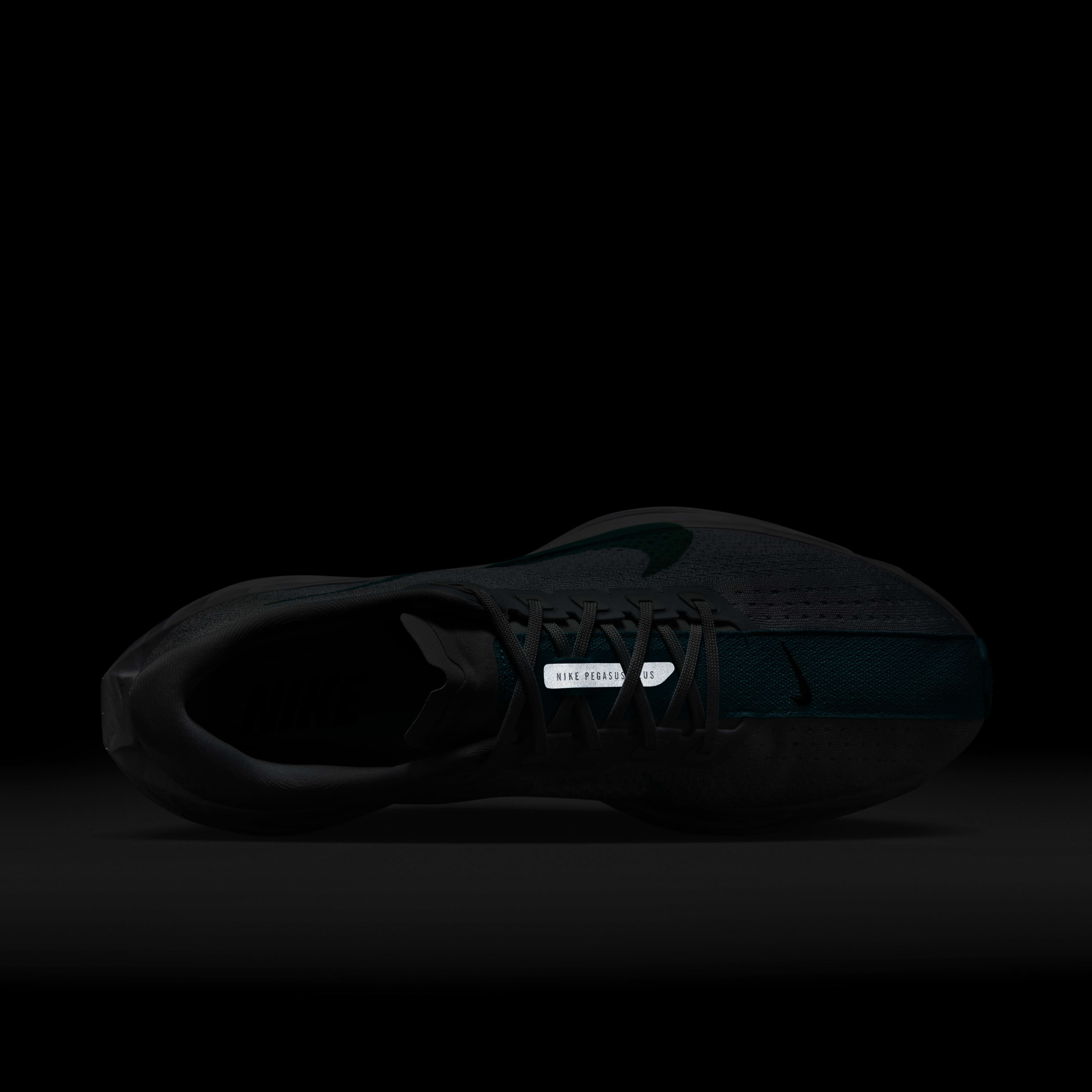 Nike Pegasus Plus image number 8