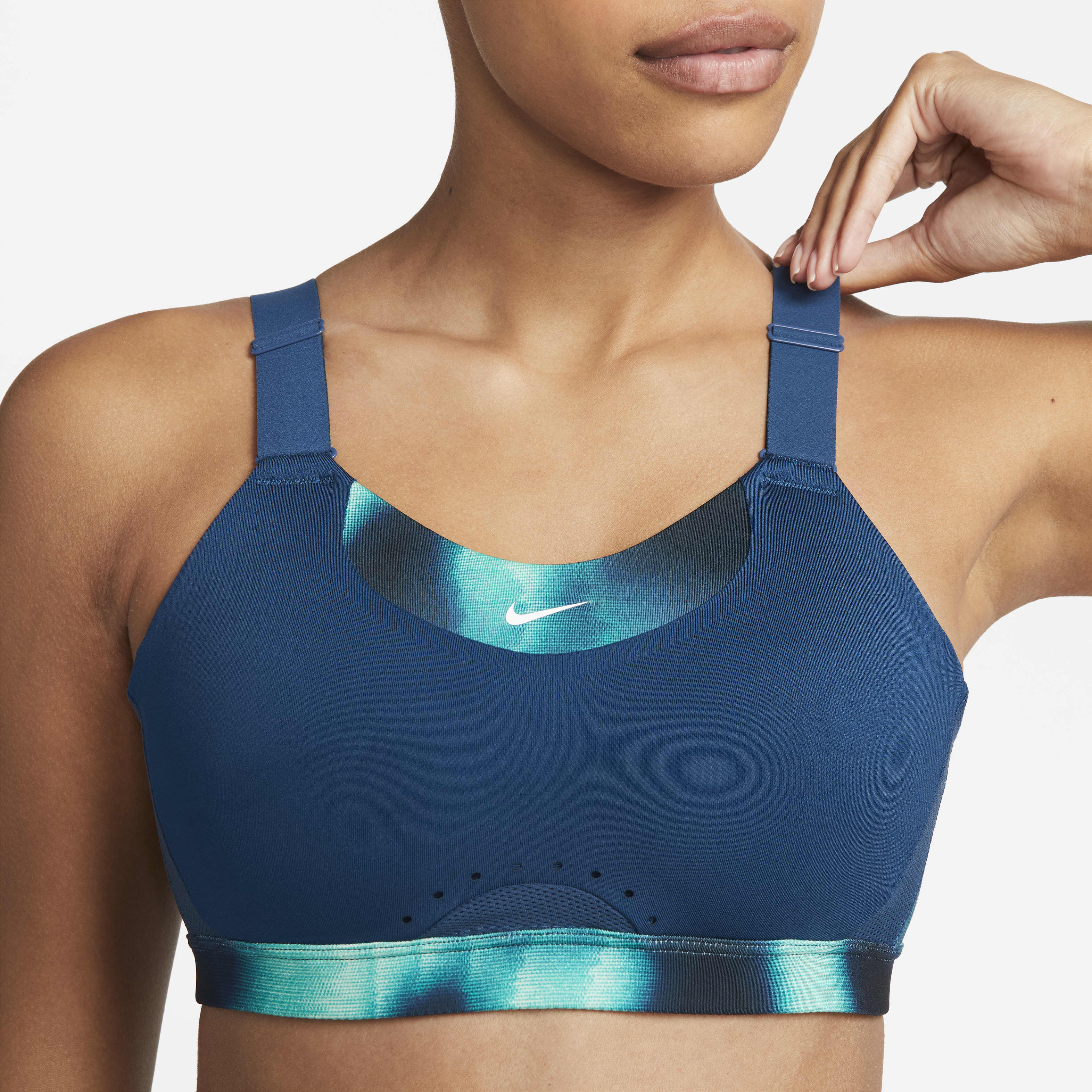 نايكي الفا ايكون كلاش image number 2