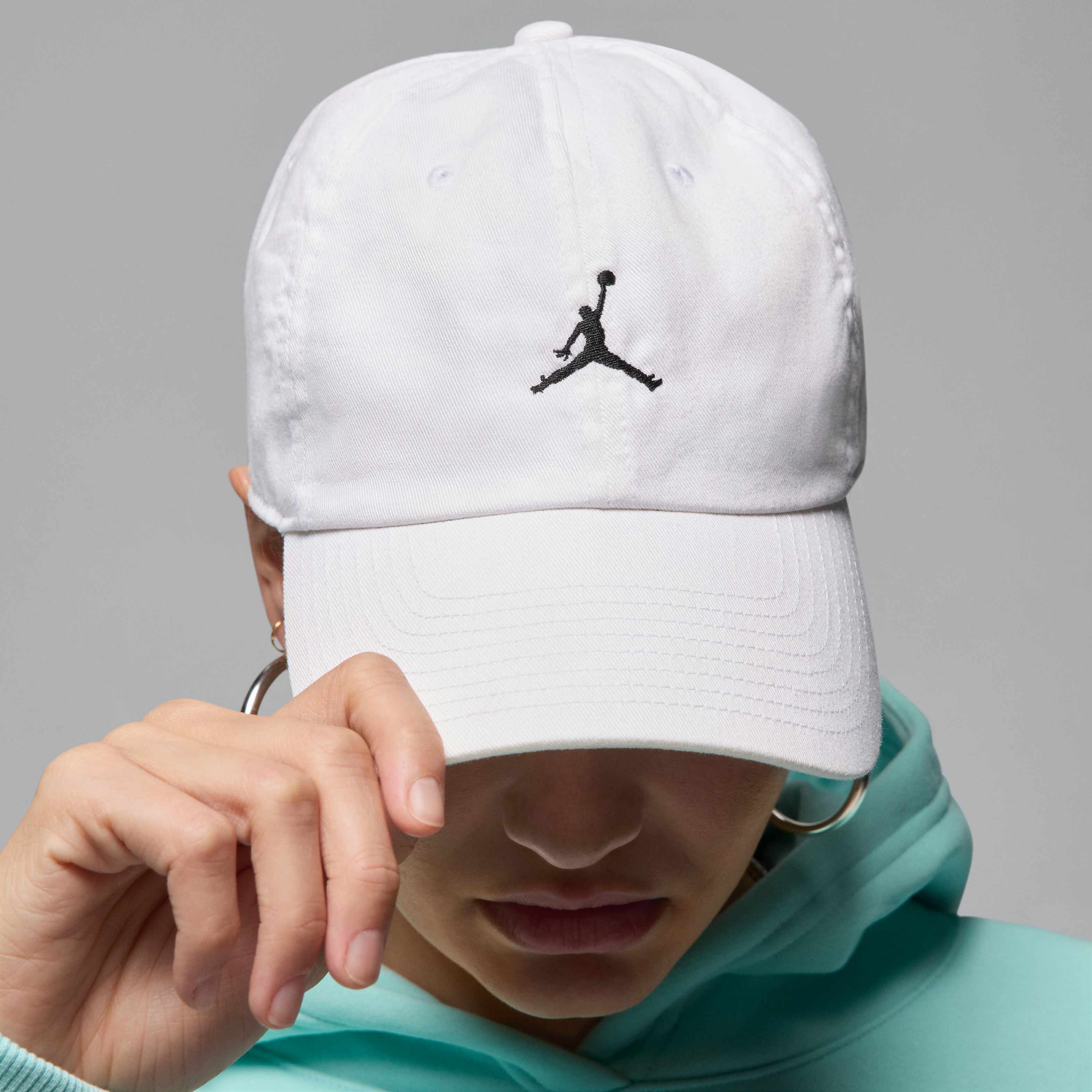 Jordan Club image number 5