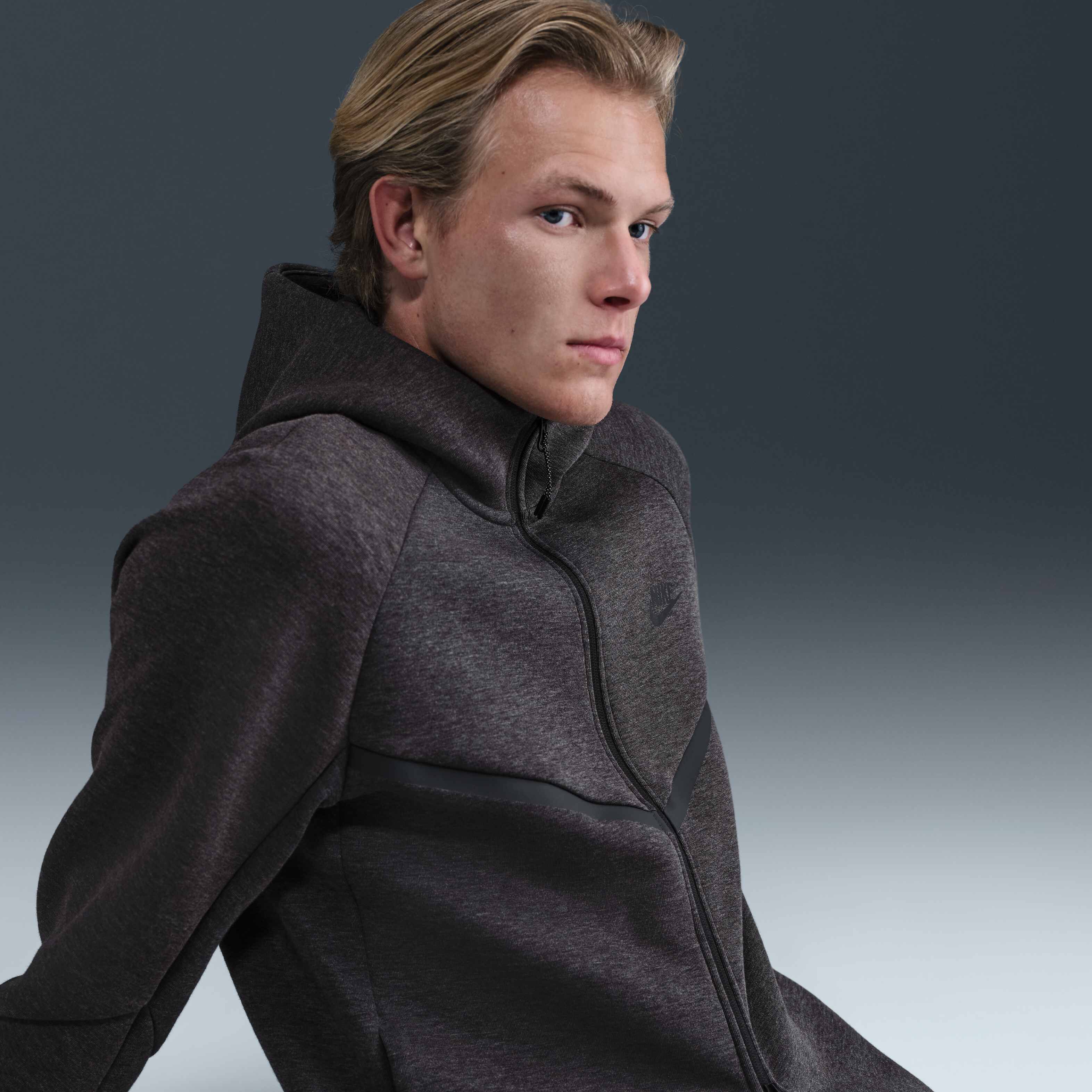 Nike Tech image number 2