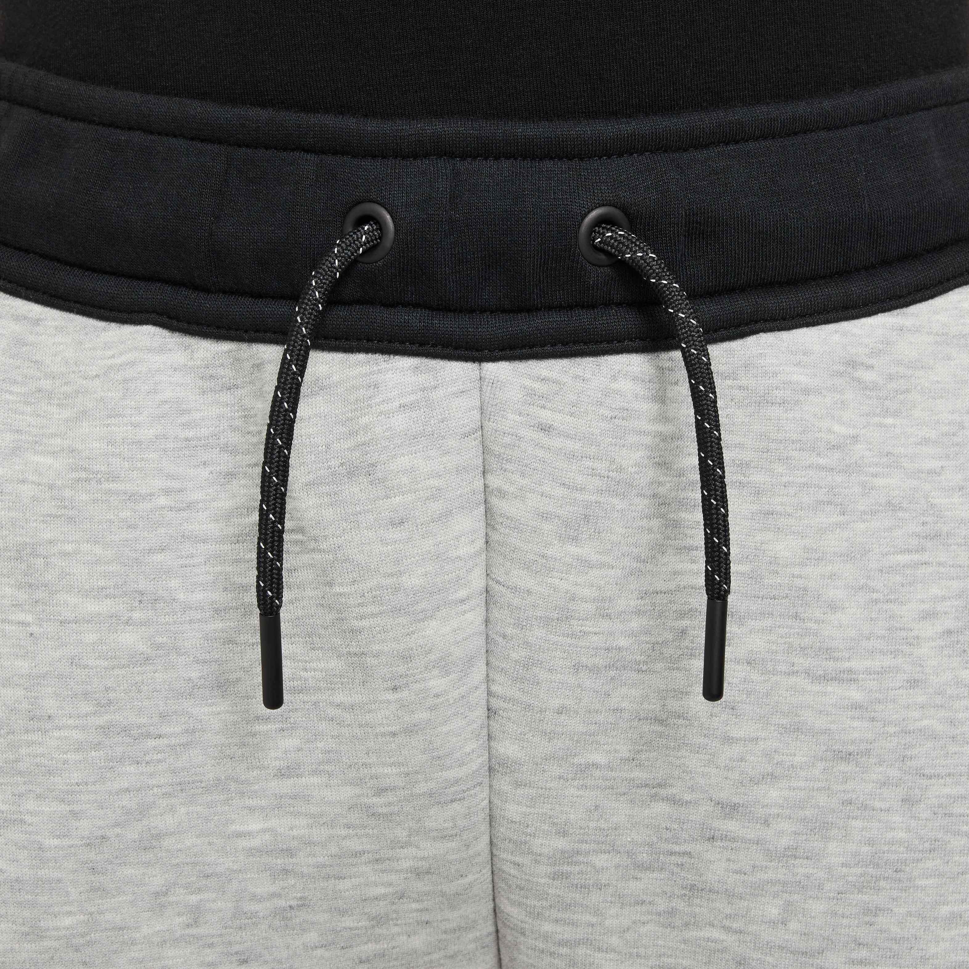 Nike Sportswear Tech Fleece image number 2