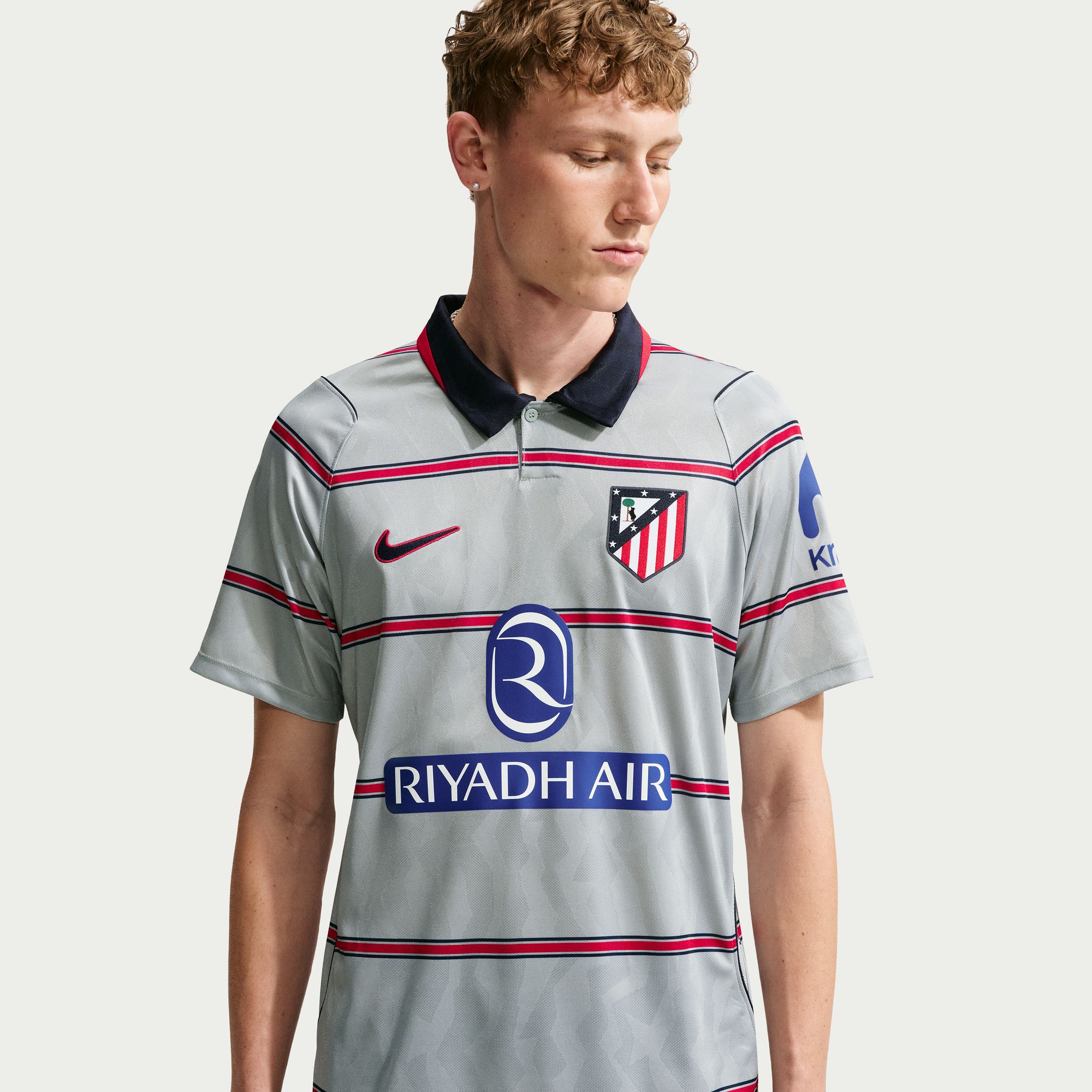 اتليتكو مدريد 2026/27 البديل ستاديوم image number 3