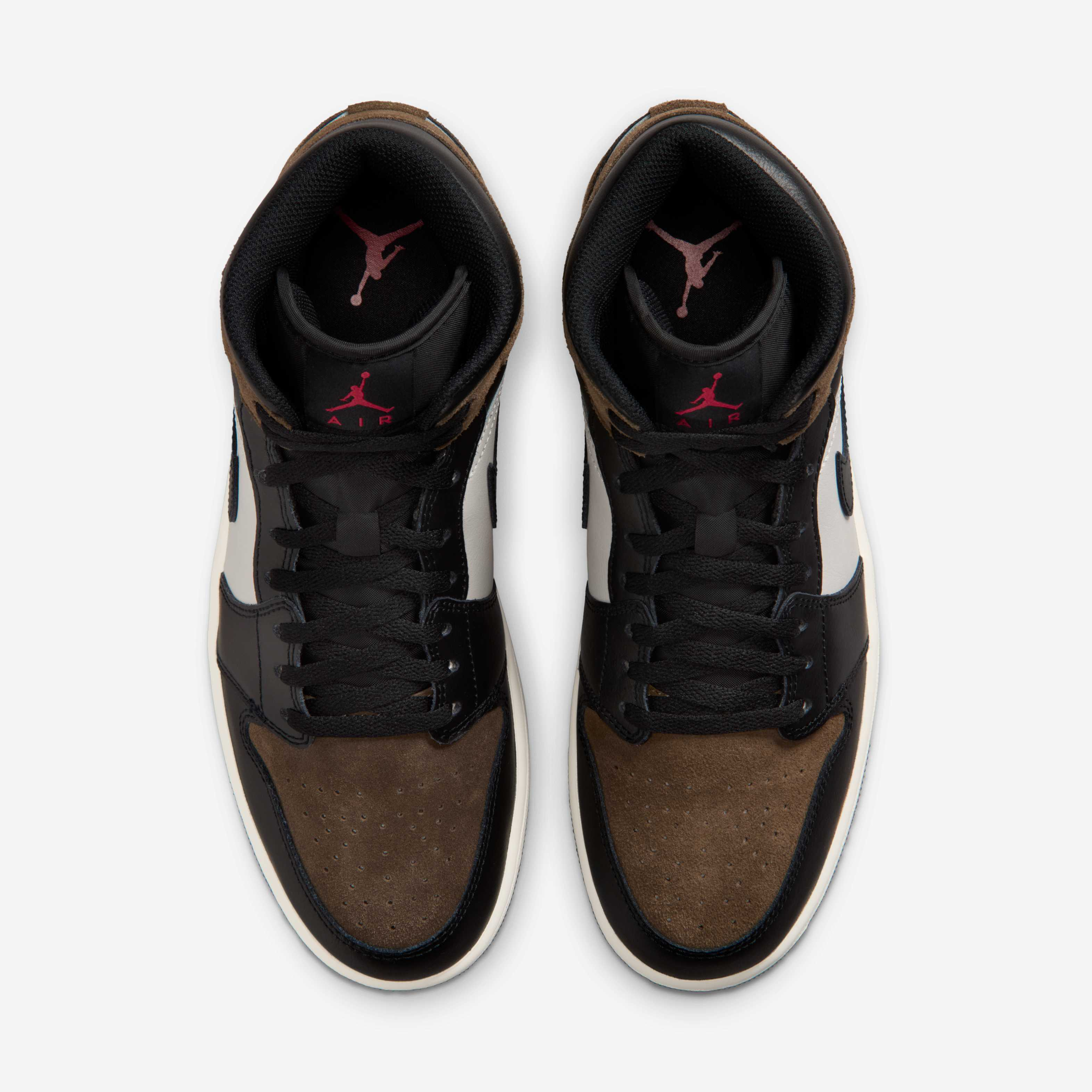 Air Jordan 1 Mid image number 3