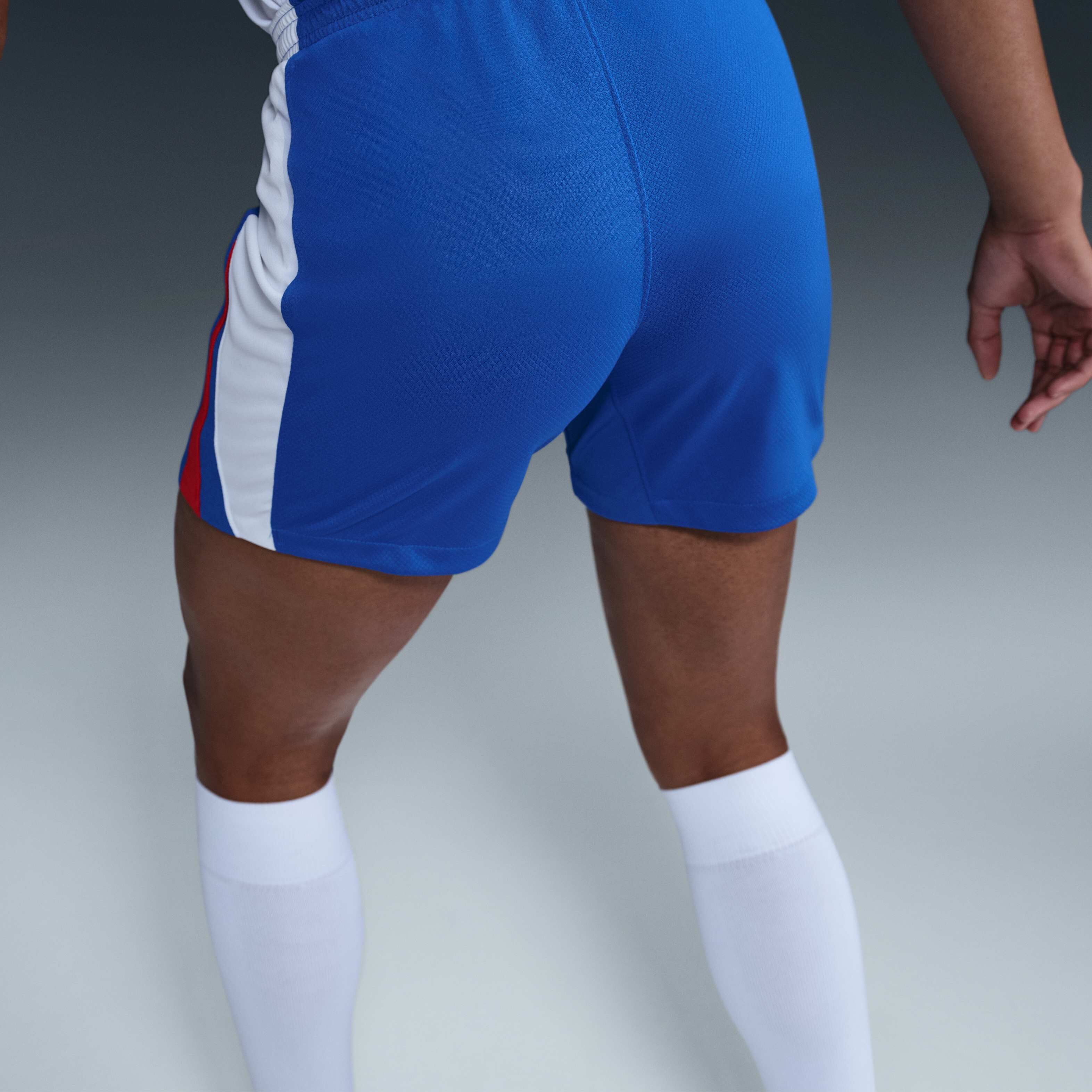 إنجلترا 2025/26 ستيديوم الأساسي image number 4