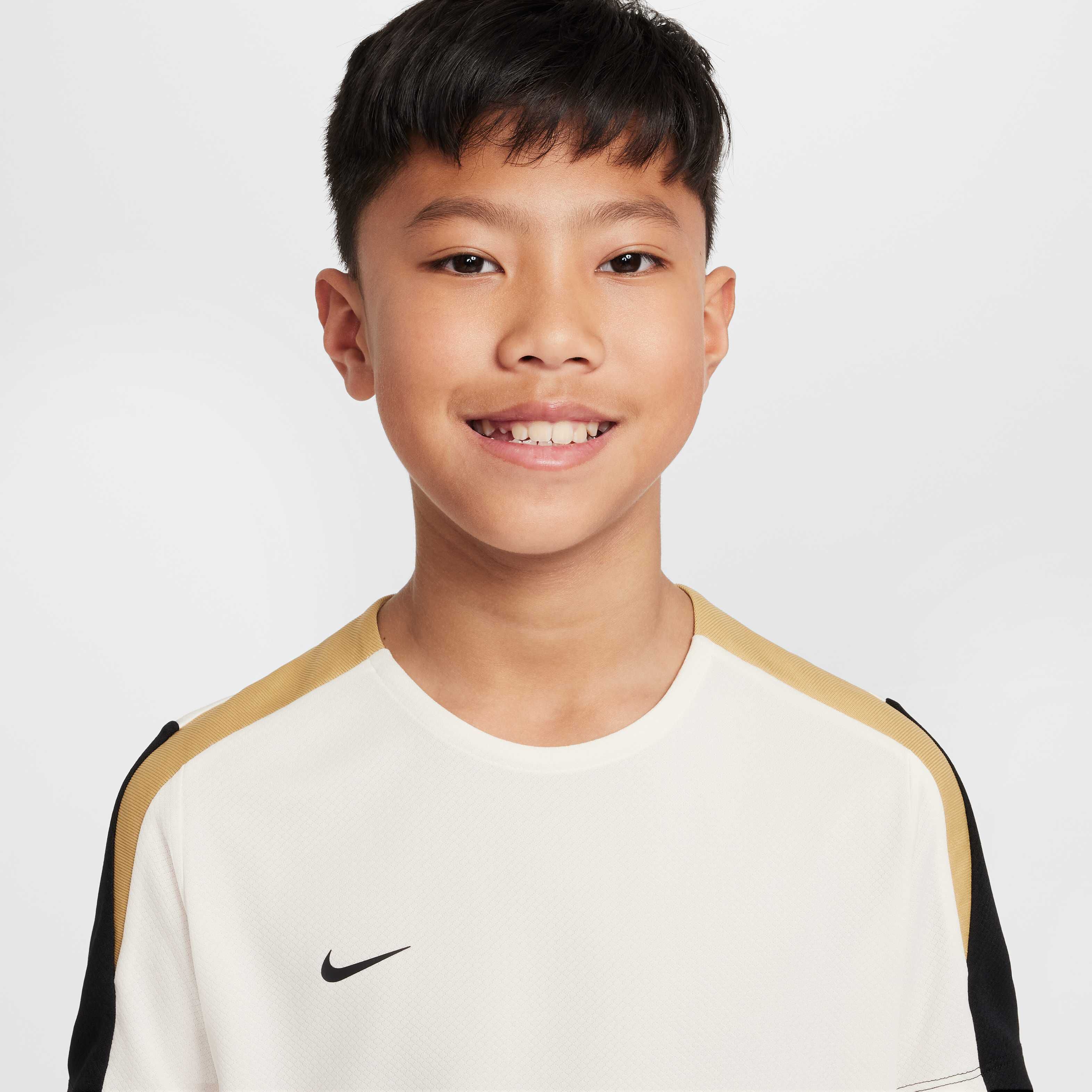 Nike Dri-FIT Strike image number 2