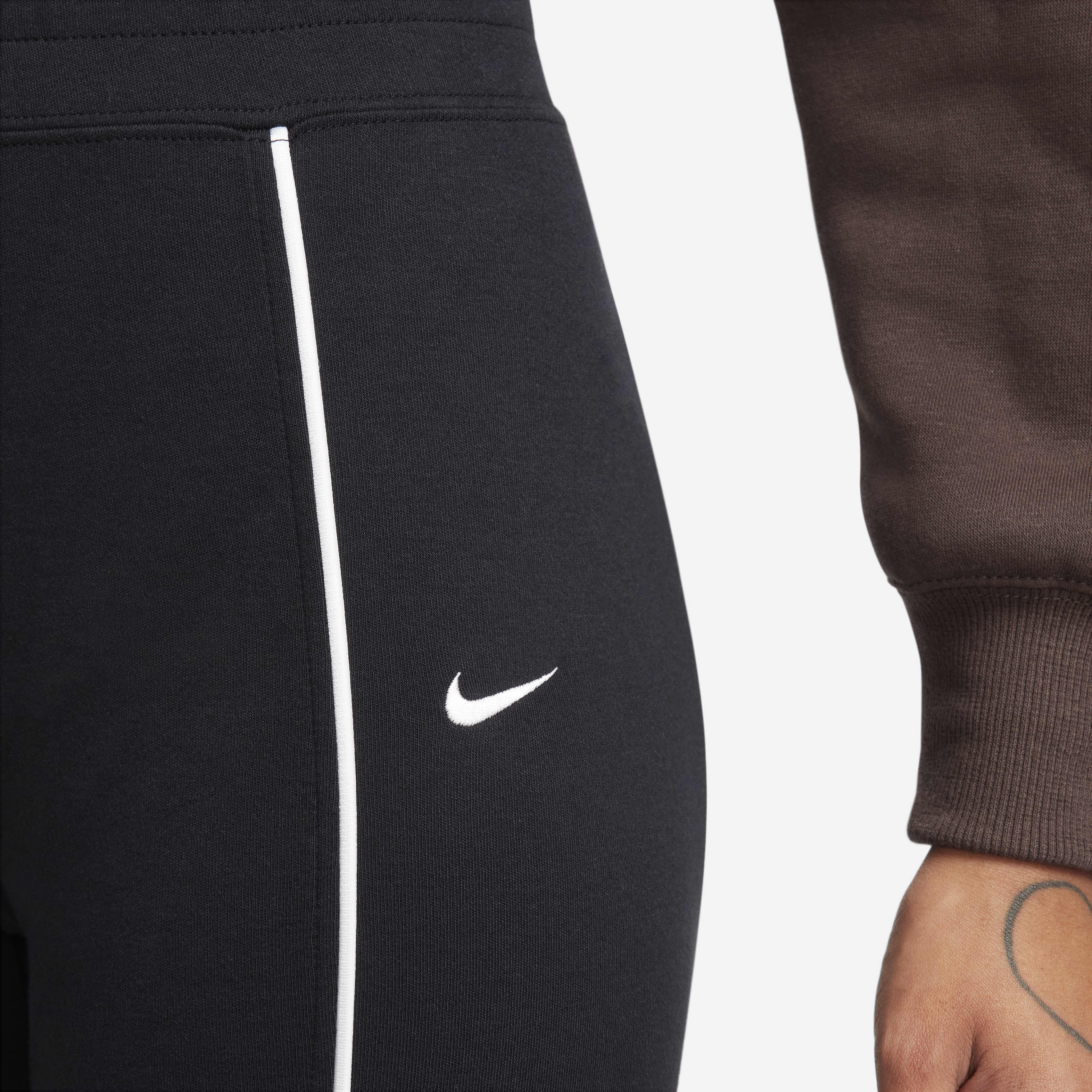 Nike Sportswear Collection image number 2