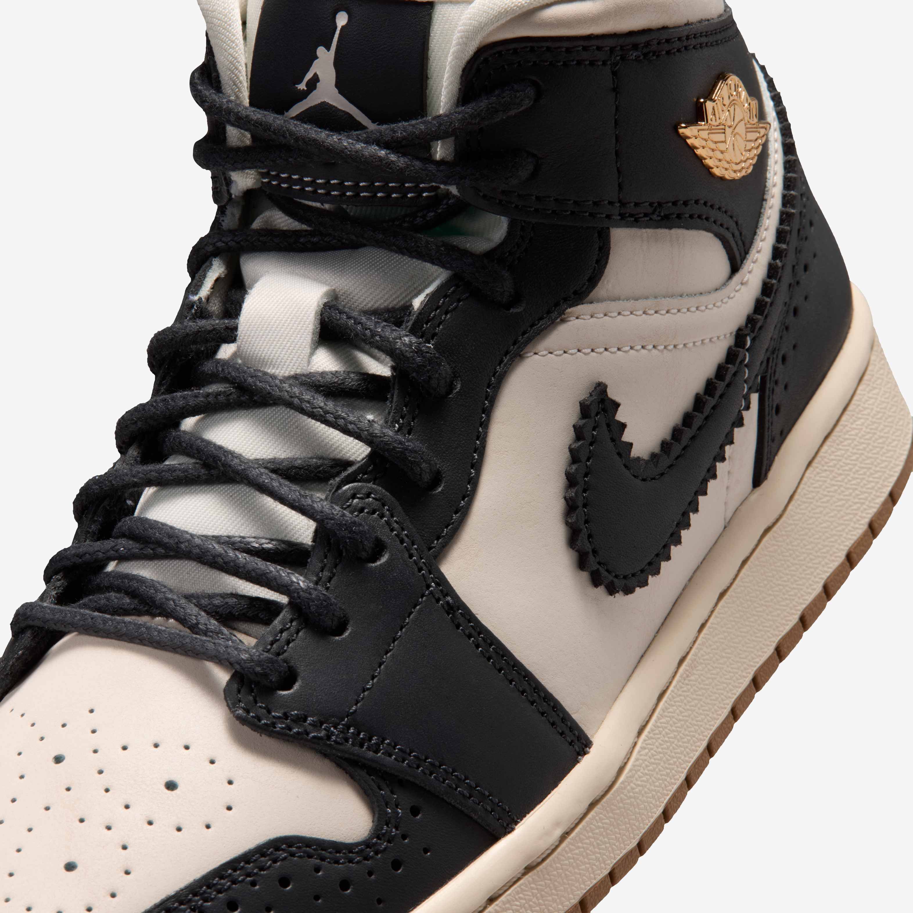 Air Jordan 1 Mid SE image number 6