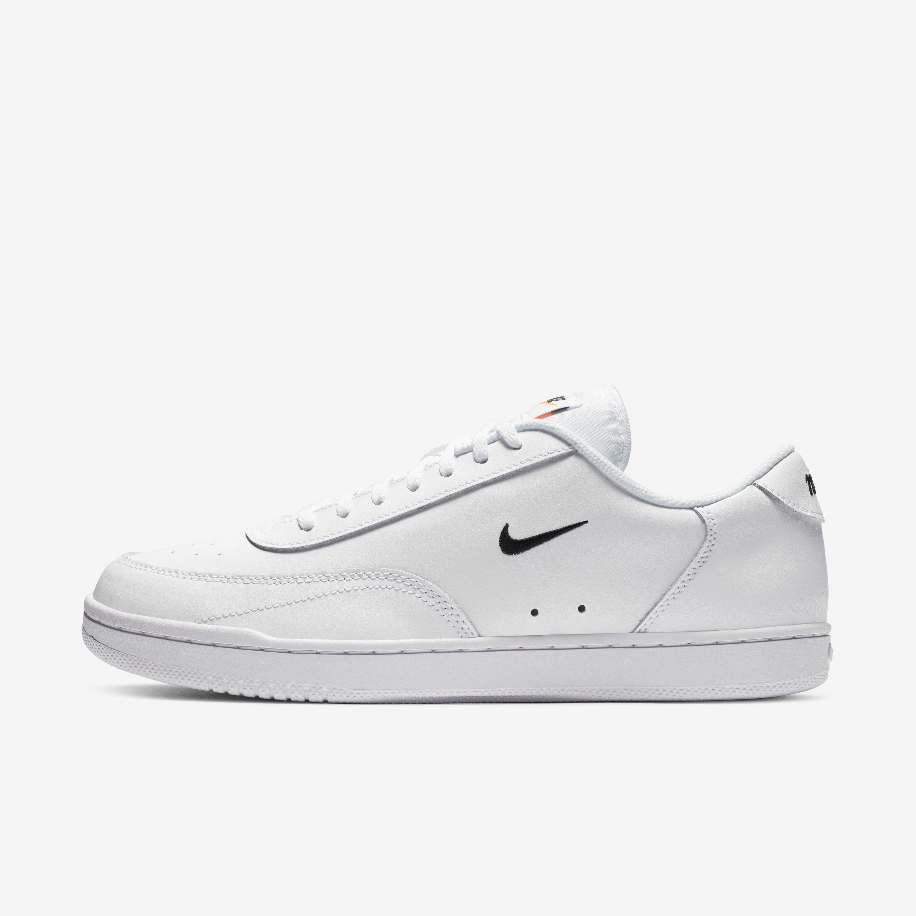 White nike vintage shoes top