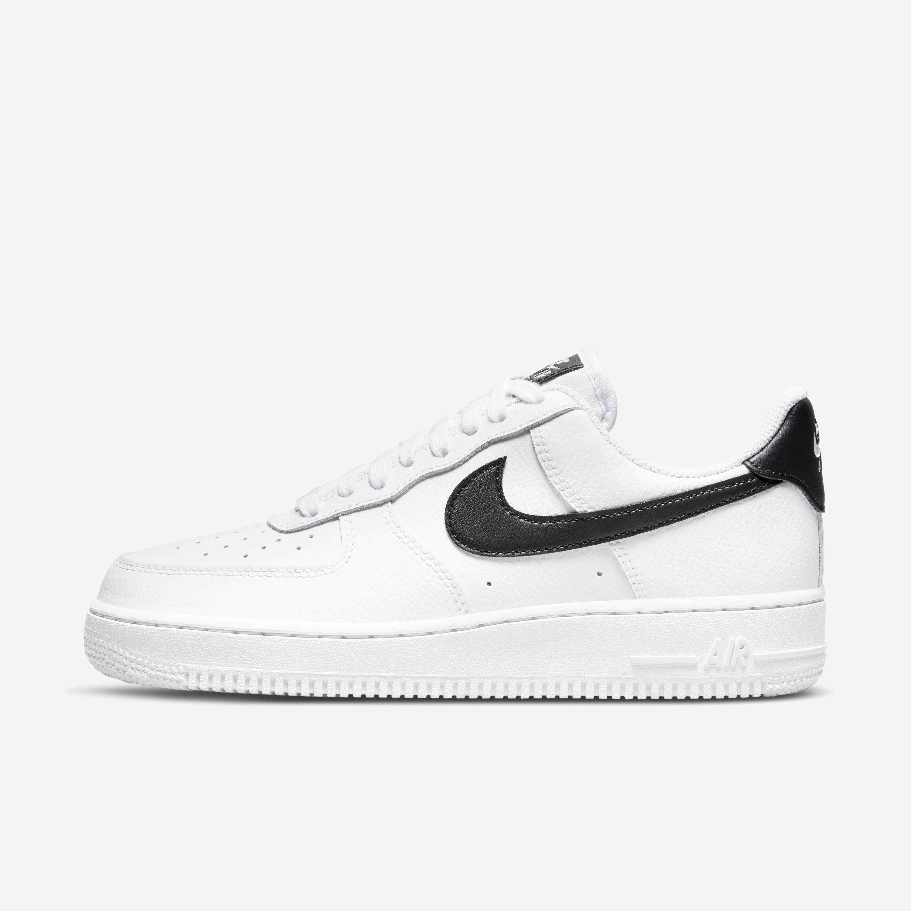 Air force 1 '07 womens size 8.5 2025