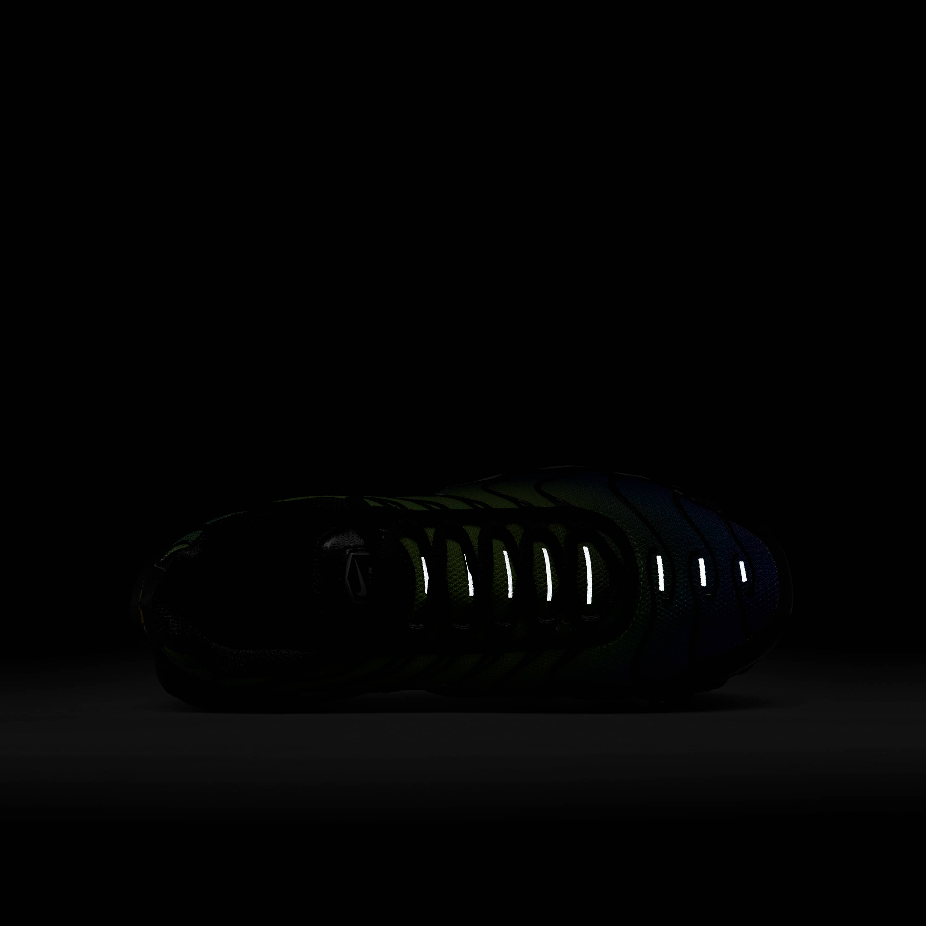 اير ماكس بلس image number 8