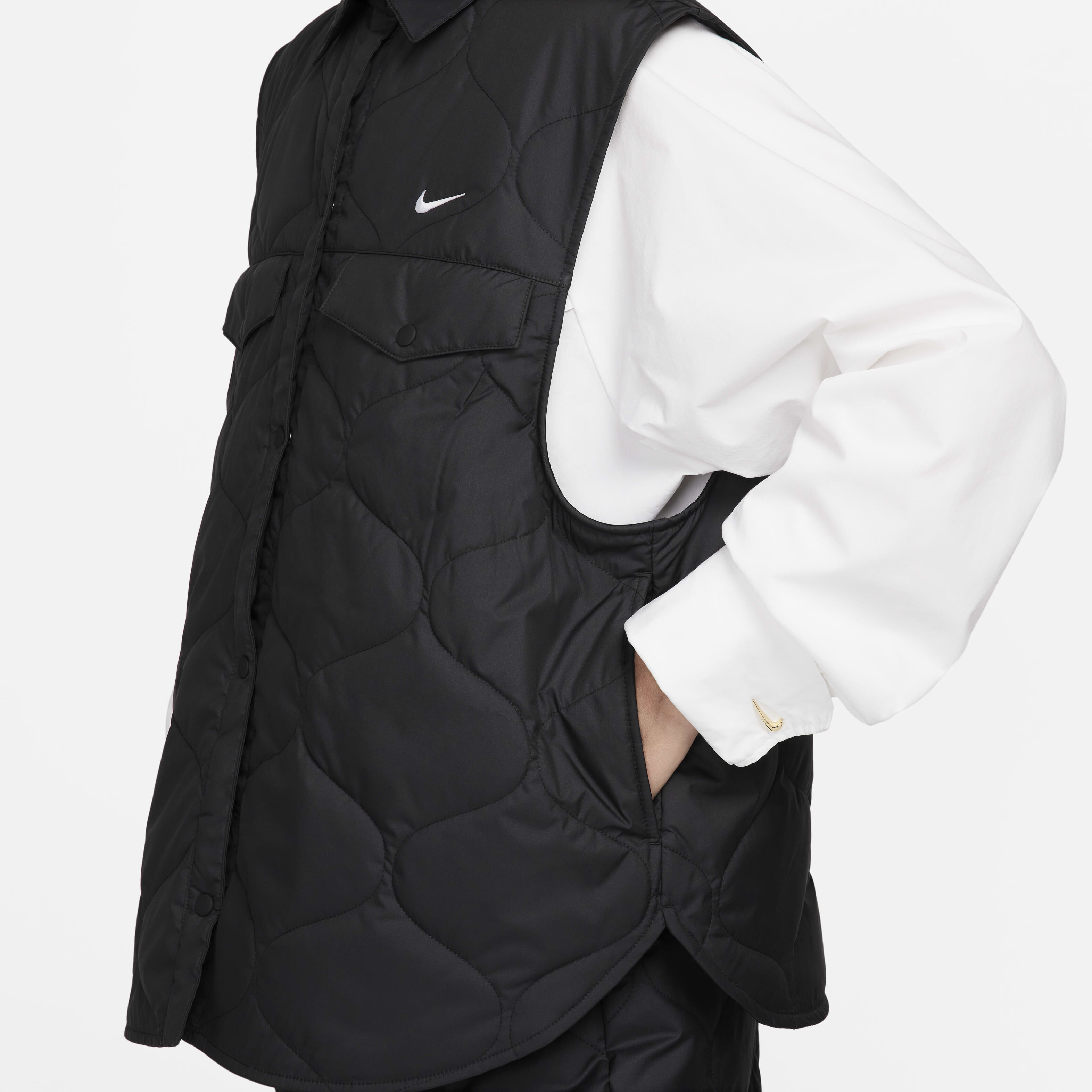 Nike Sportswear Essential image number 4